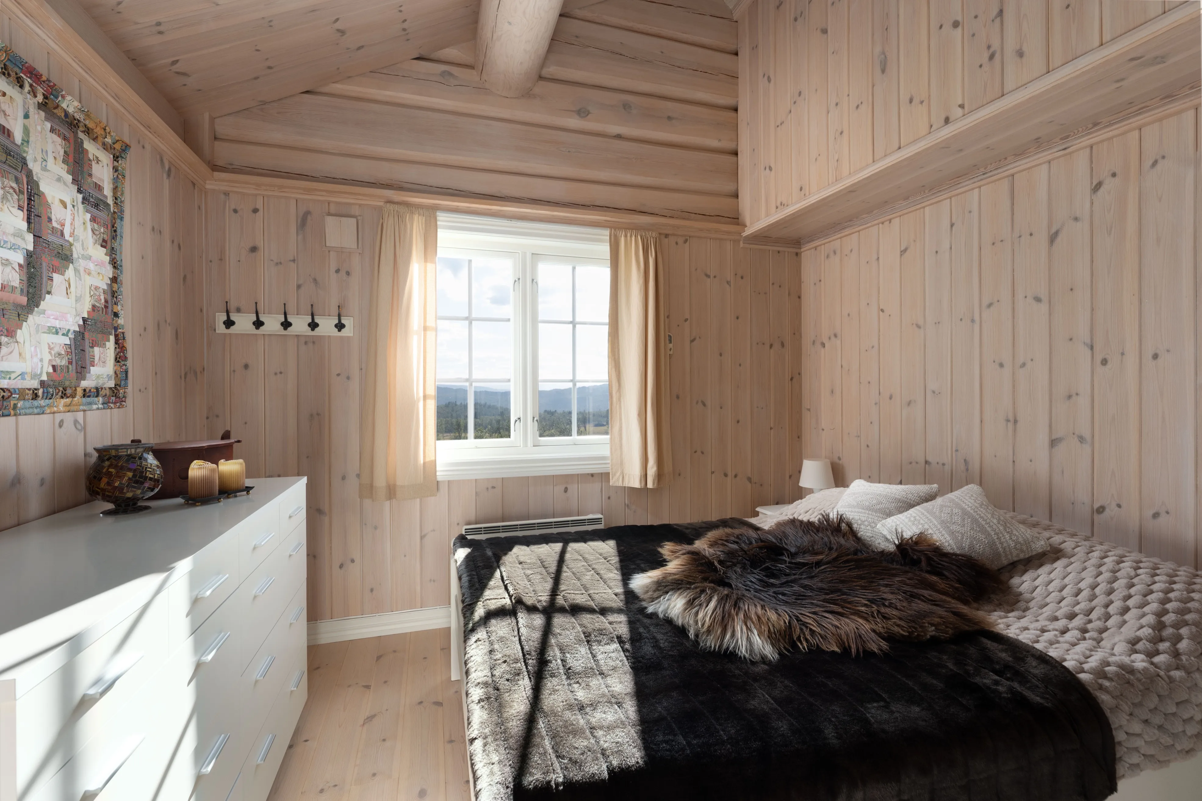 Spacious 4-Bedroom Cabin with Mountain Vistas in Hallingdal, Norway - View image 17 of 37