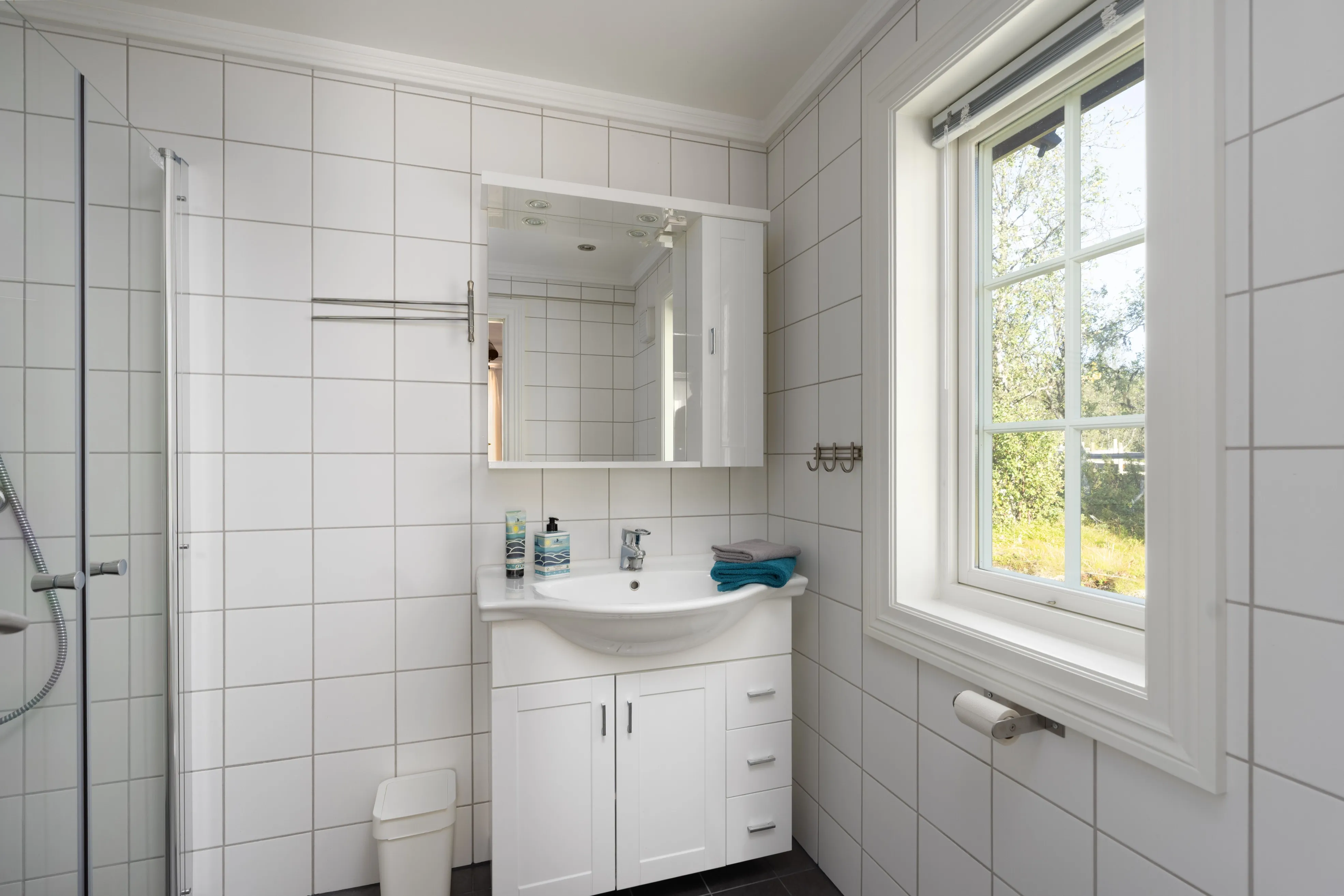 Spacious 4-Bedroom Cabin with Mountain Vistas in Hallingdal, Norway - View image 19 of 37