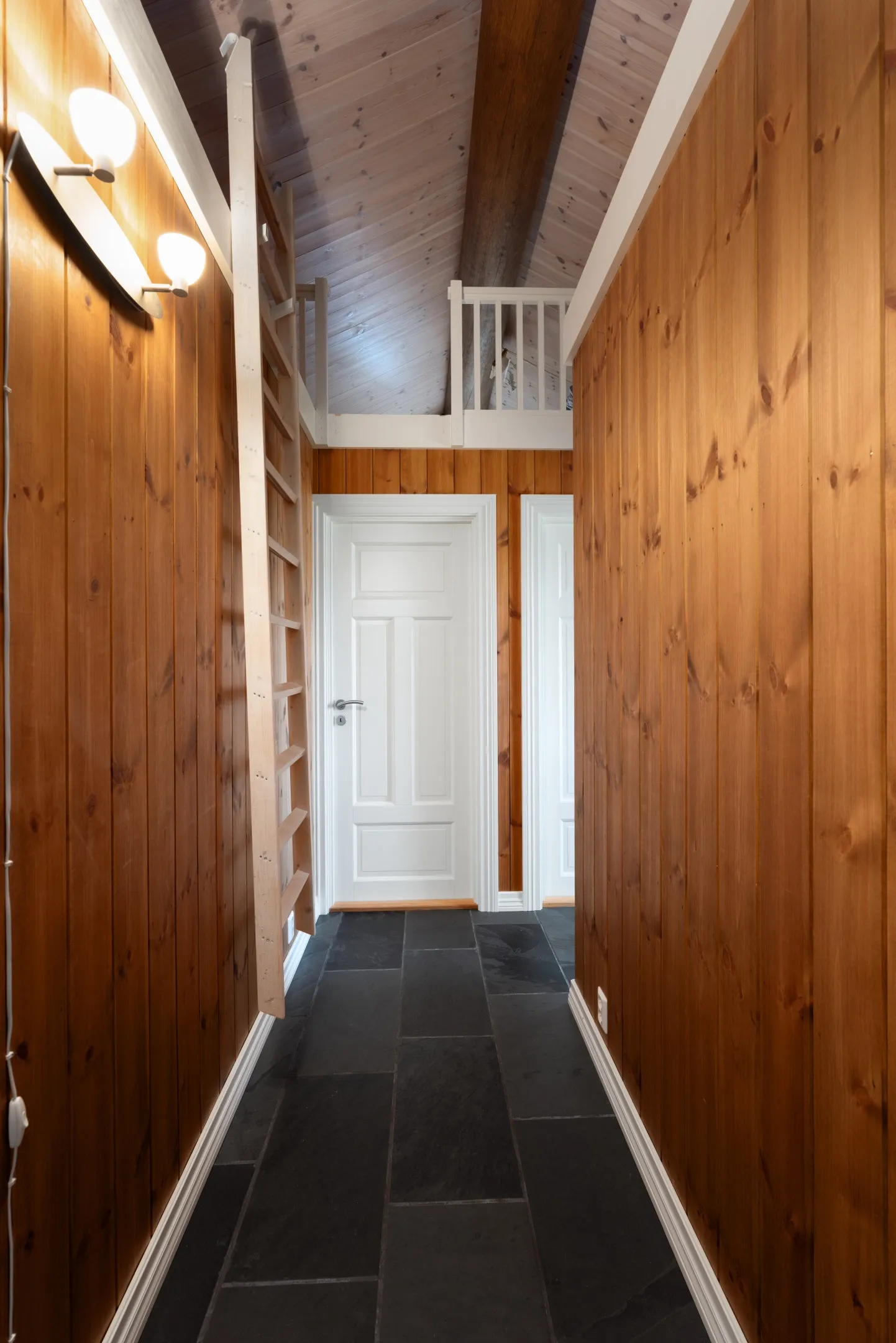 Spacious 4-Bedroom Cabin with Mountain Vistas in Hallingdal, Norway - View image 27 of 37