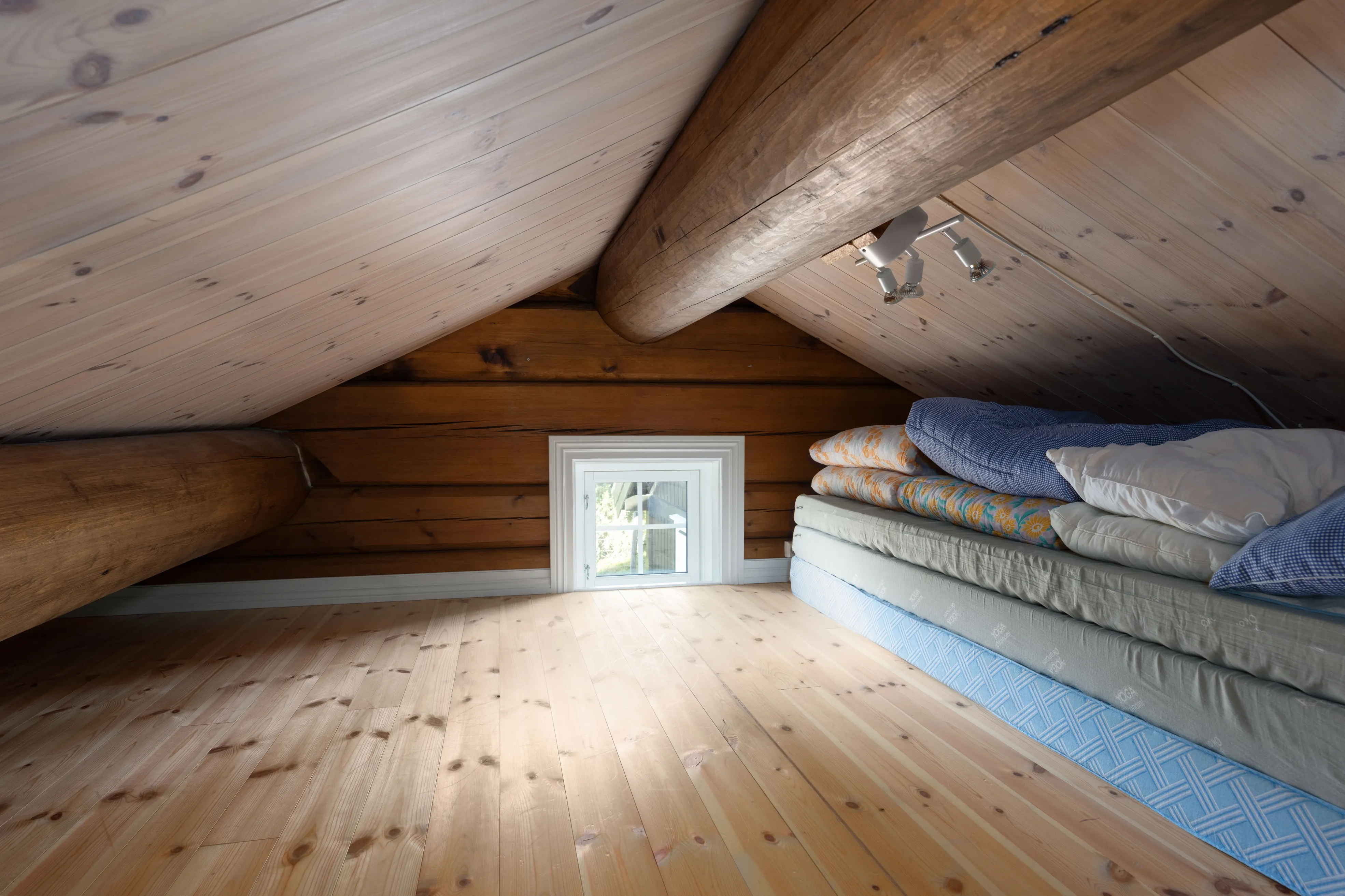 Spacious 4-Bedroom Cabin with Mountain Vistas in Hallingdal, Norway - View image 28 of 37
