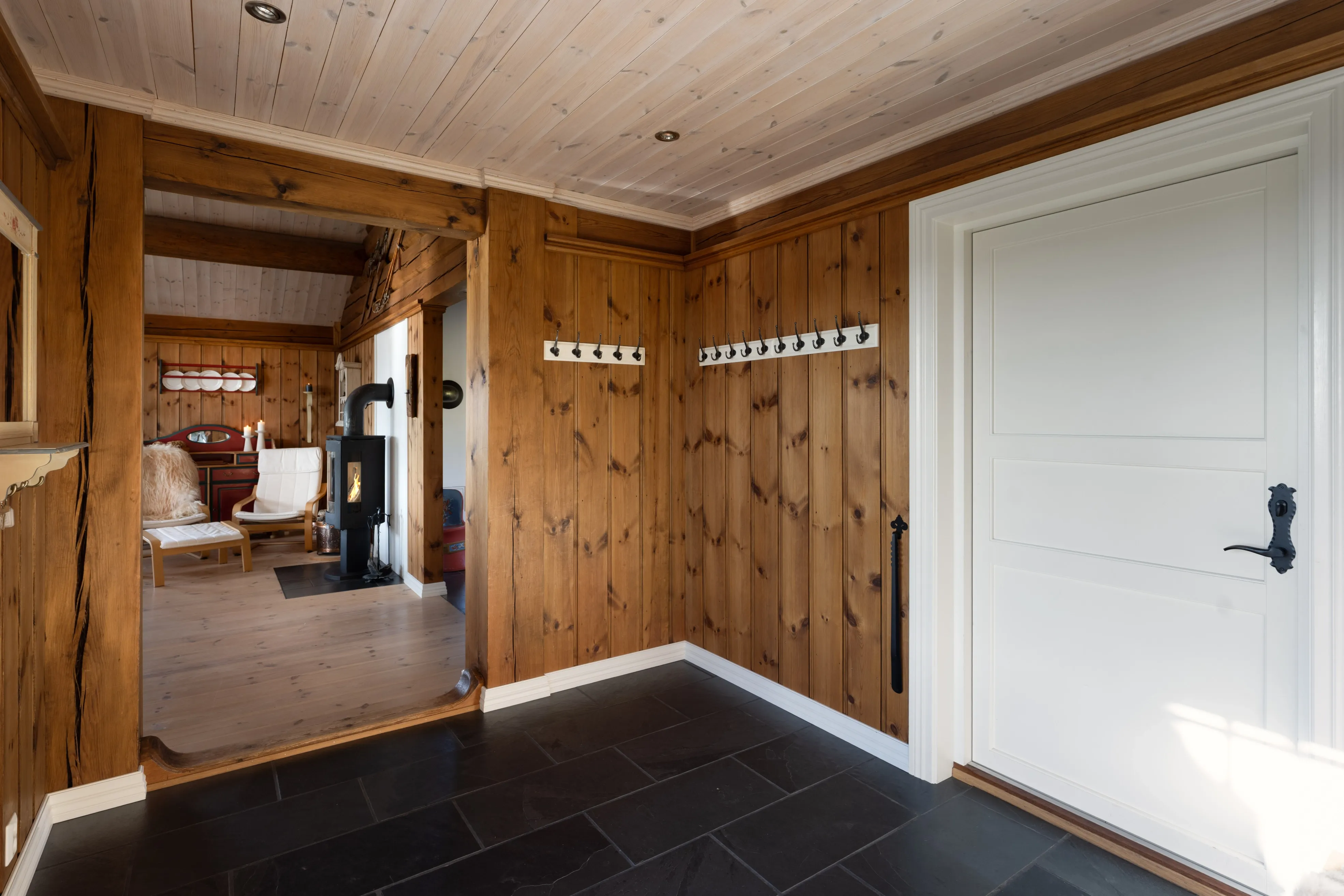Spacious 4-Bedroom Cabin with Mountain Vistas in Hallingdal, Norway - View image 35 of 37