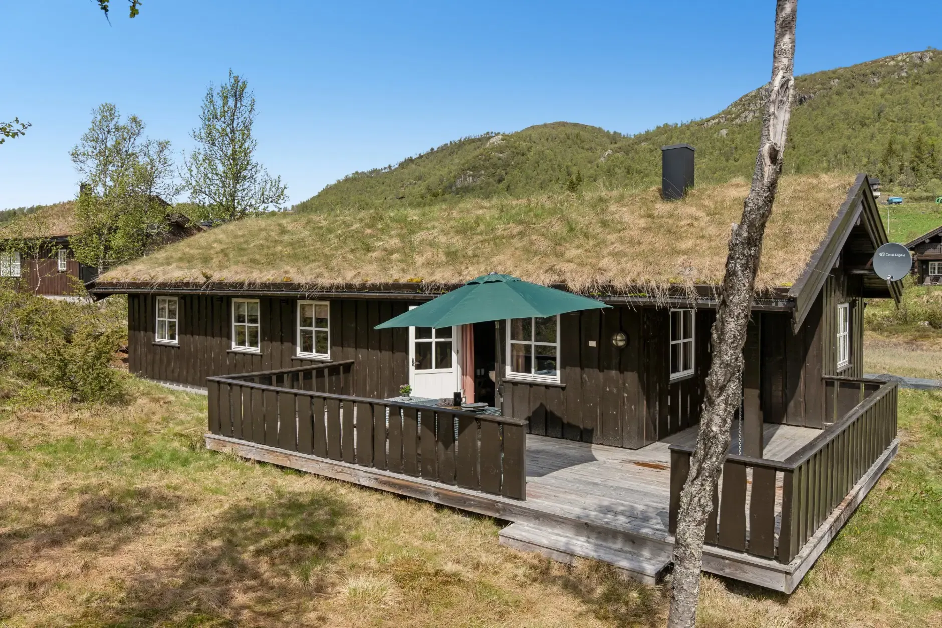Furnished 4-Bedroom Country Retreat Near Ski Trails and Lake in Norway - Image 1