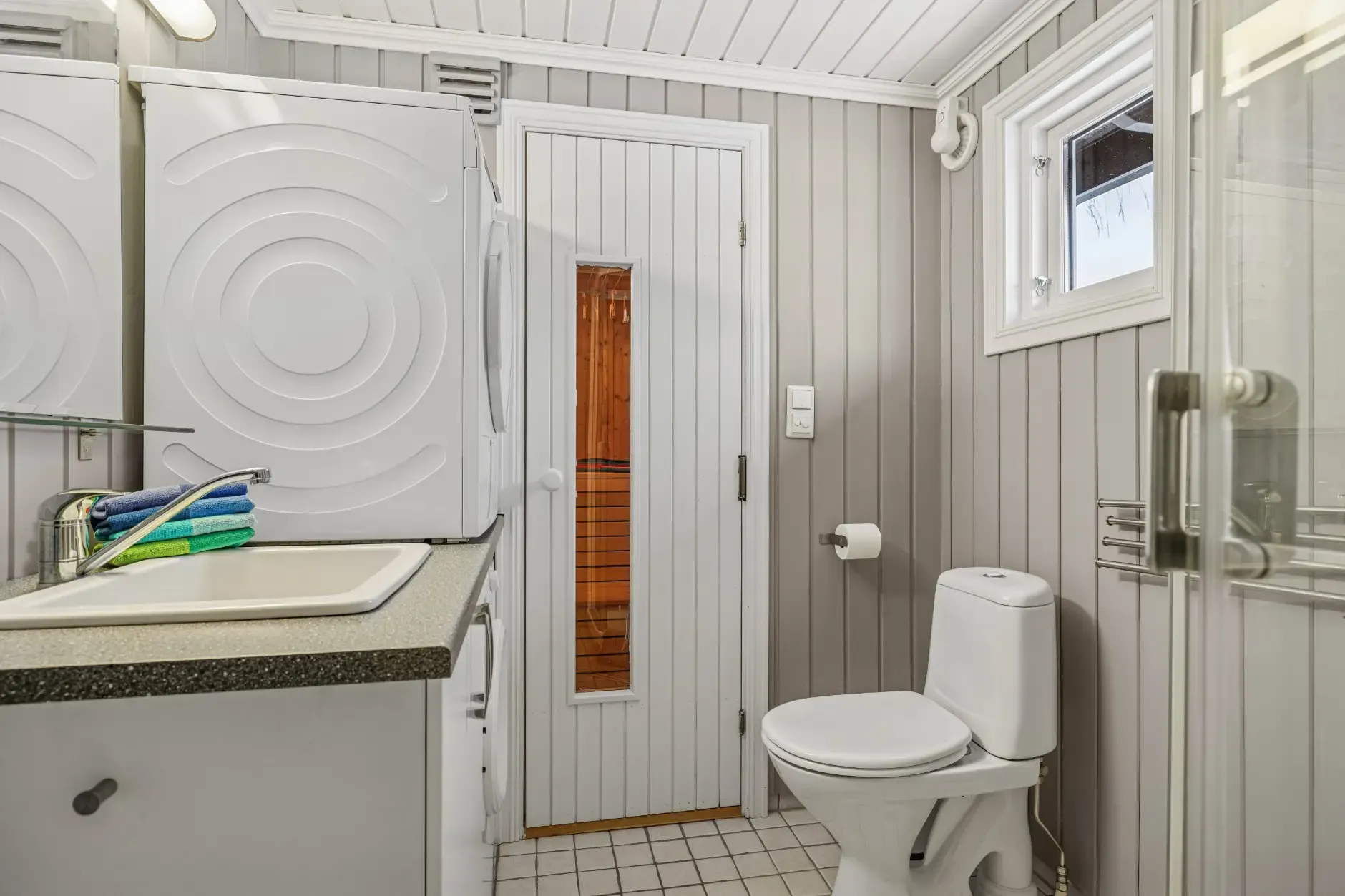 Furnished 4-Bedroom Country Retreat Near Ski Trails and Lake in Norway - View image 21 of 30