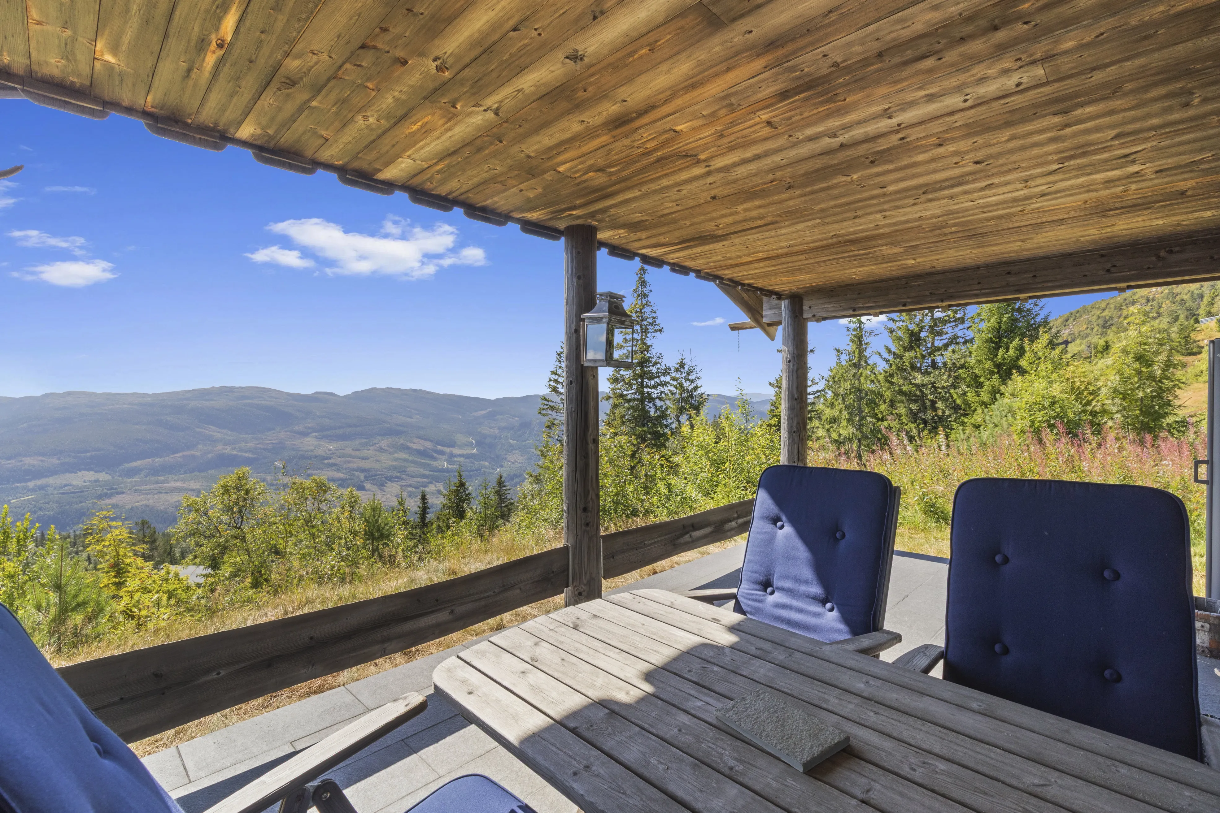 Contemporary 3-Bedroom Cabin with Sauna and Terrace in Scenic Eggedal - View image 24 of 50