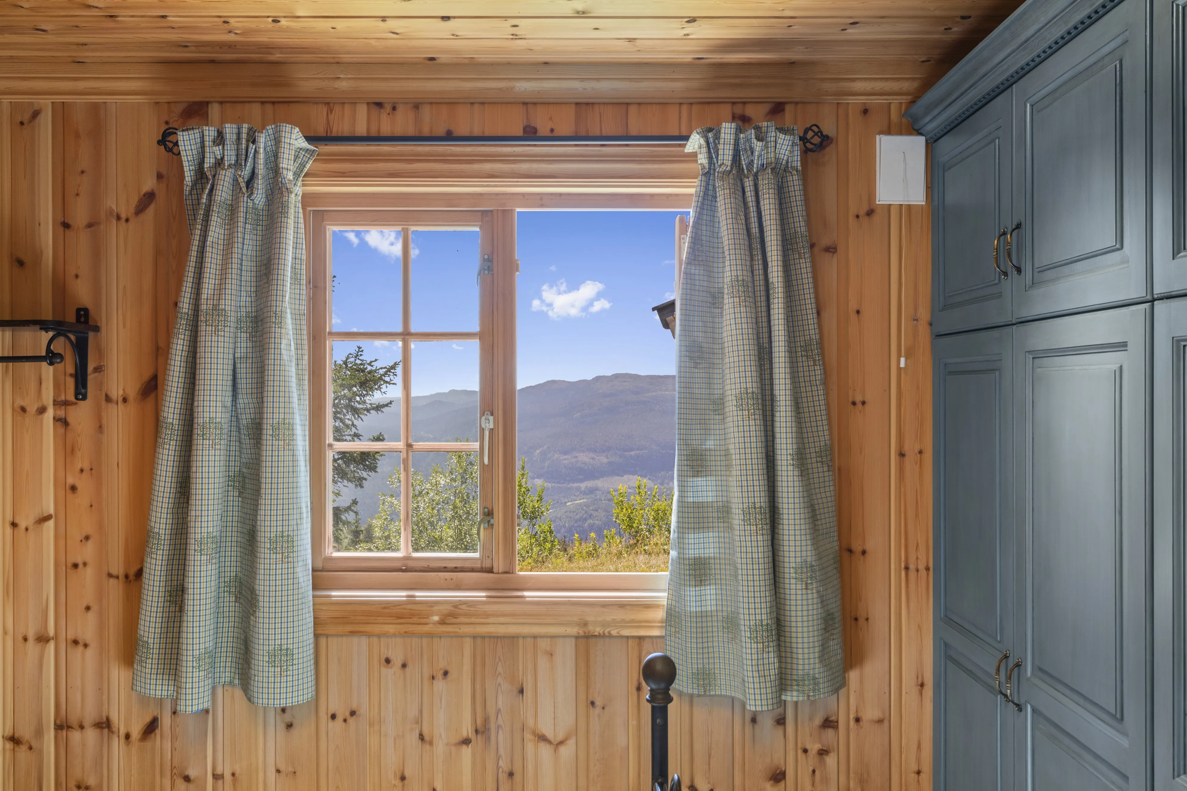 Contemporary 3-Bedroom Cabin with Sauna and Terrace in Scenic Eggedal - View image 26 of 50