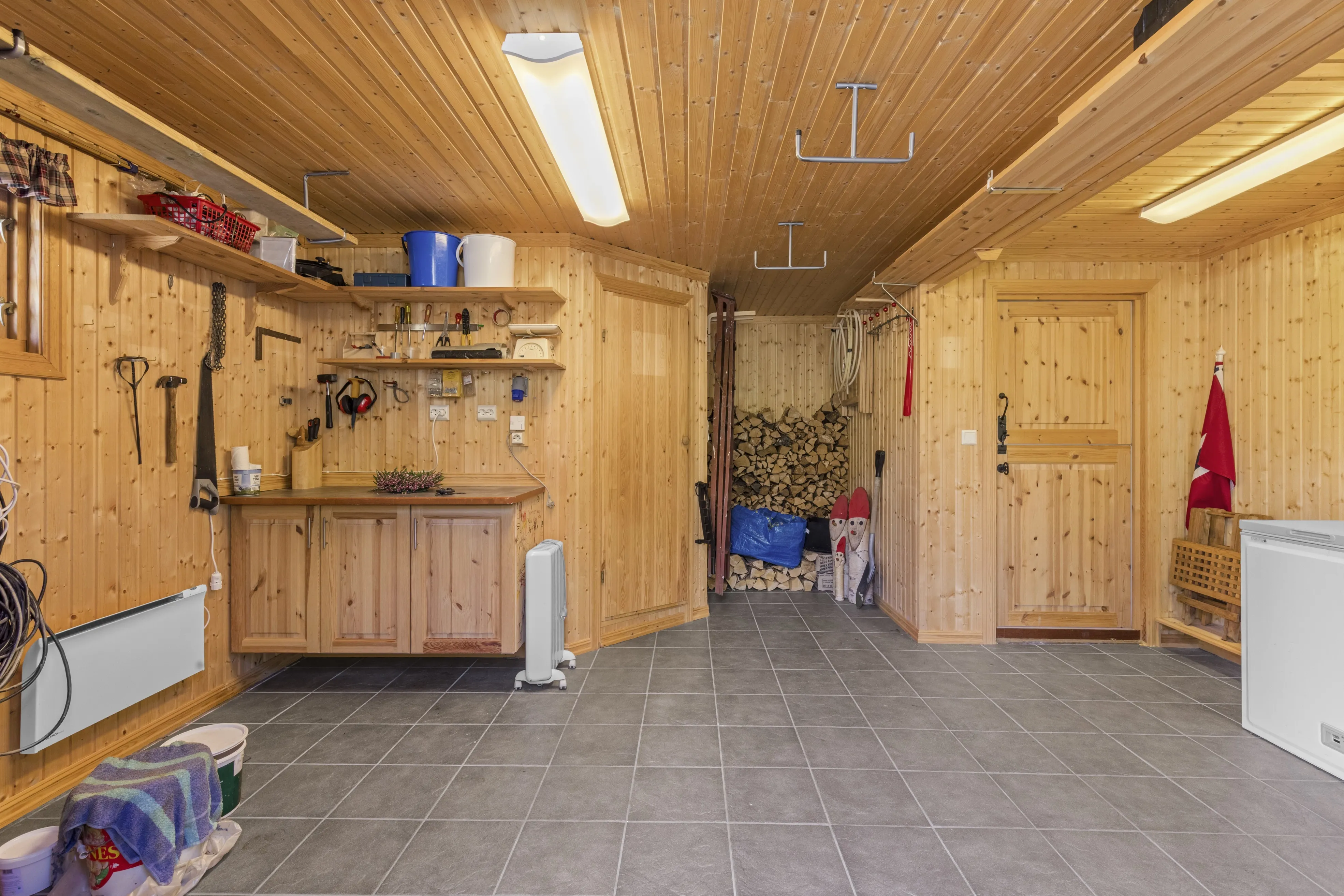 Contemporary 3-Bedroom Cabin with Sauna and Terrace in Scenic Eggedal - View image 35 of 50