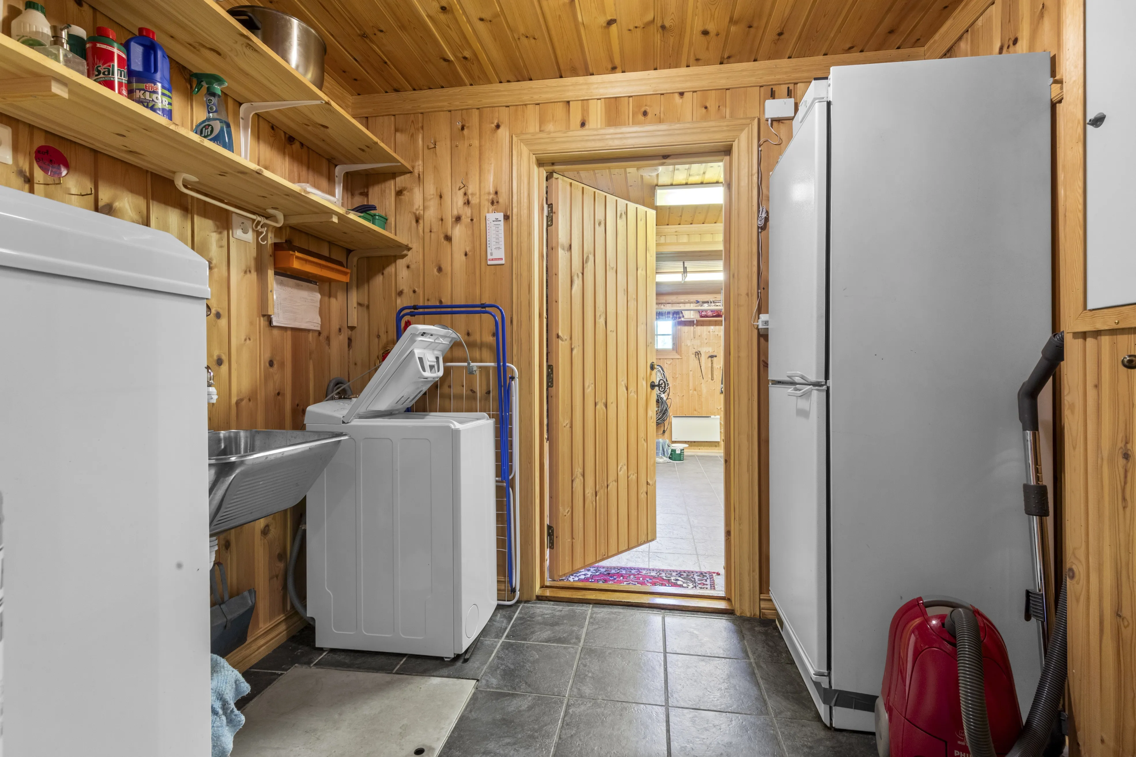 Contemporary 3-Bedroom Cabin with Sauna and Terrace in Scenic Eggedal - View image 38 of 50