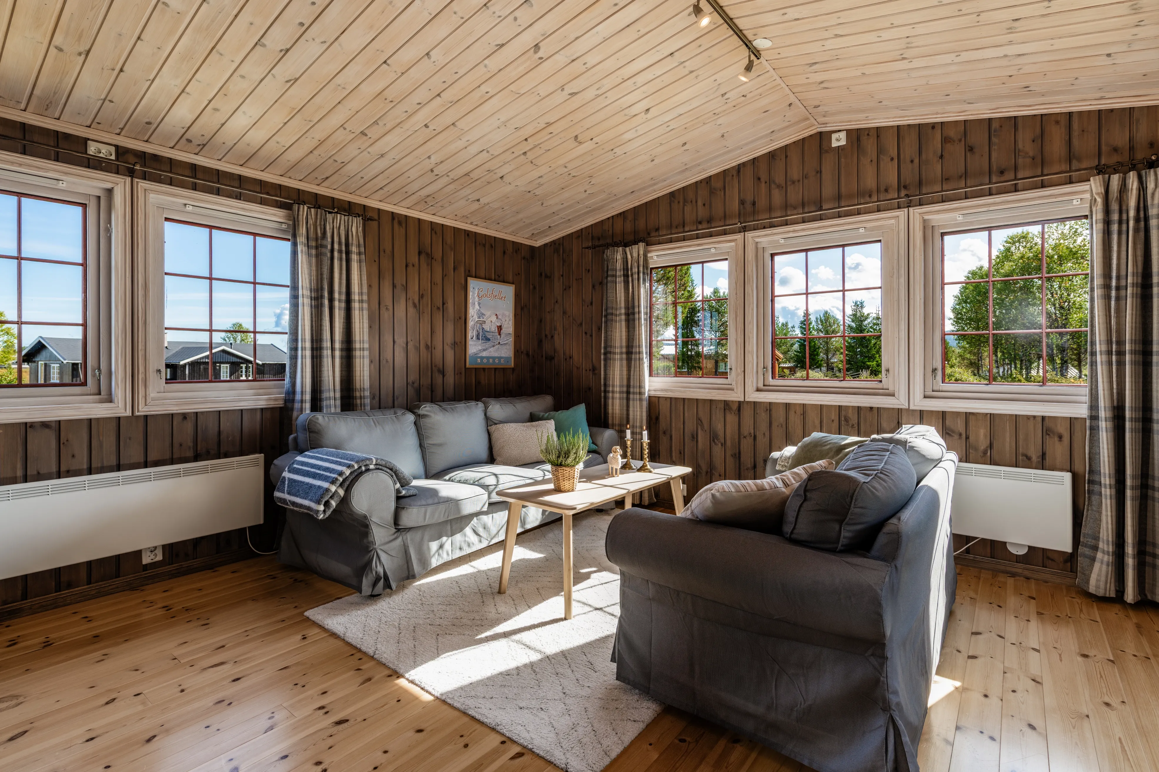 1960s Norwegian Cabin with Spacious Terrace and Scenic Gol Location - View image 18 of 40