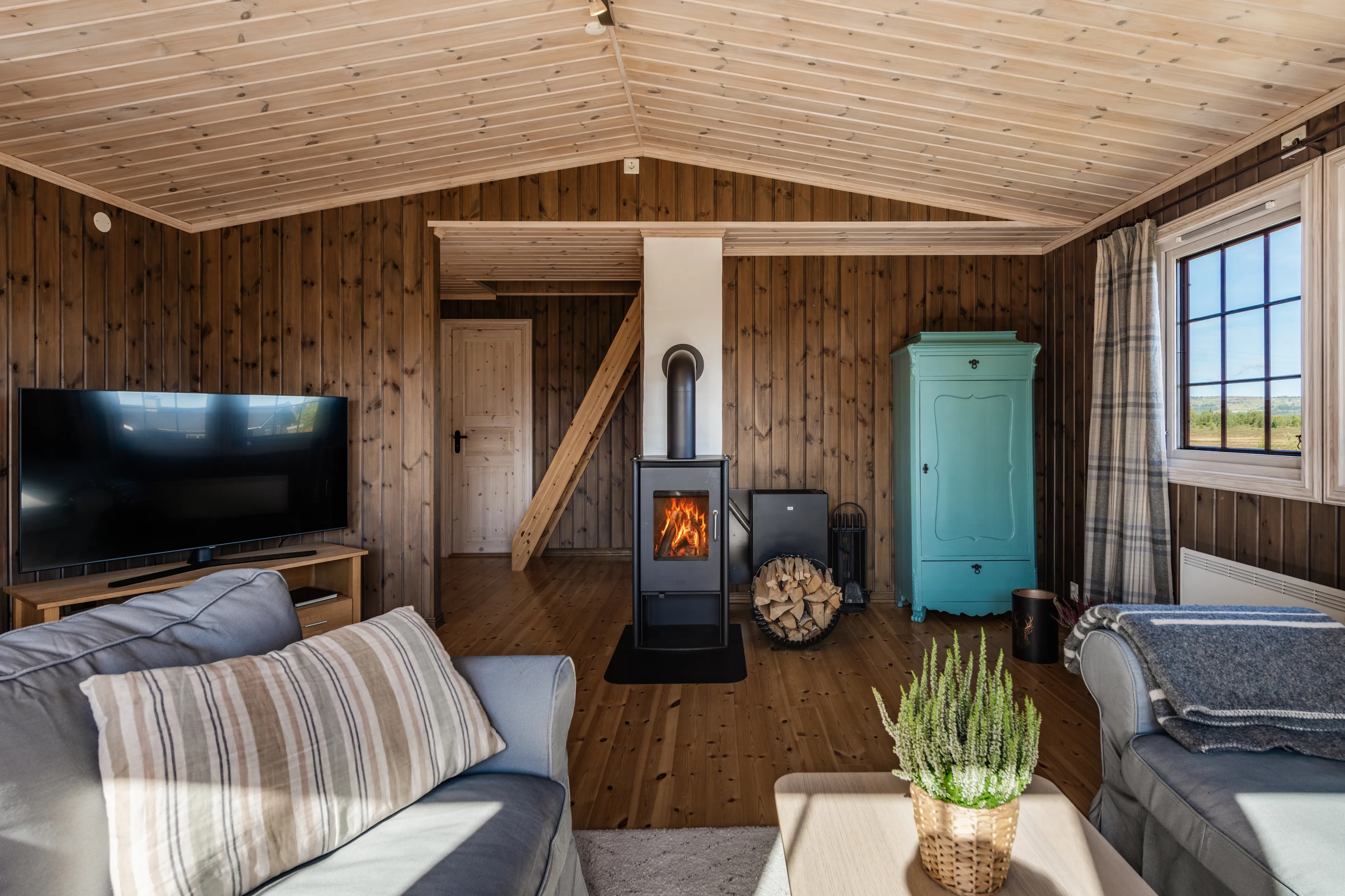 1960s Norwegian Cabin with Spacious Terrace and Scenic Gol Location - View image 21 of 40