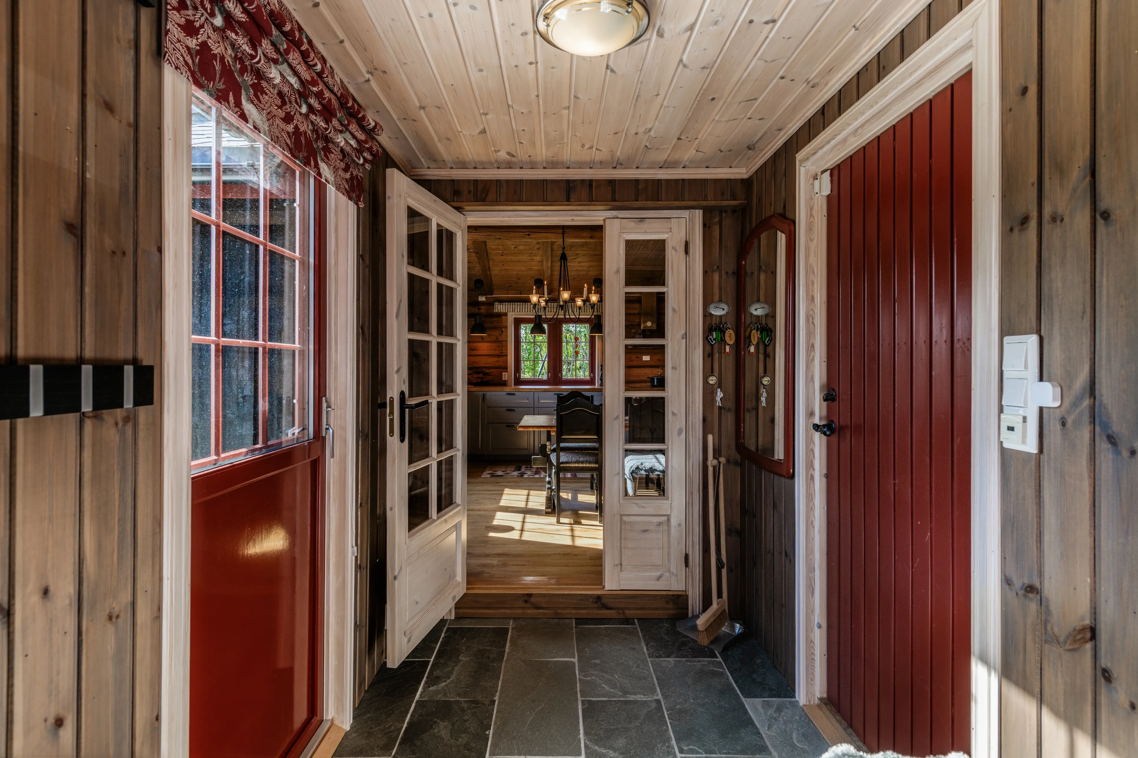 1960s Norwegian Cabin with Spacious Terrace and Scenic Gol Location - View image 28 of 40