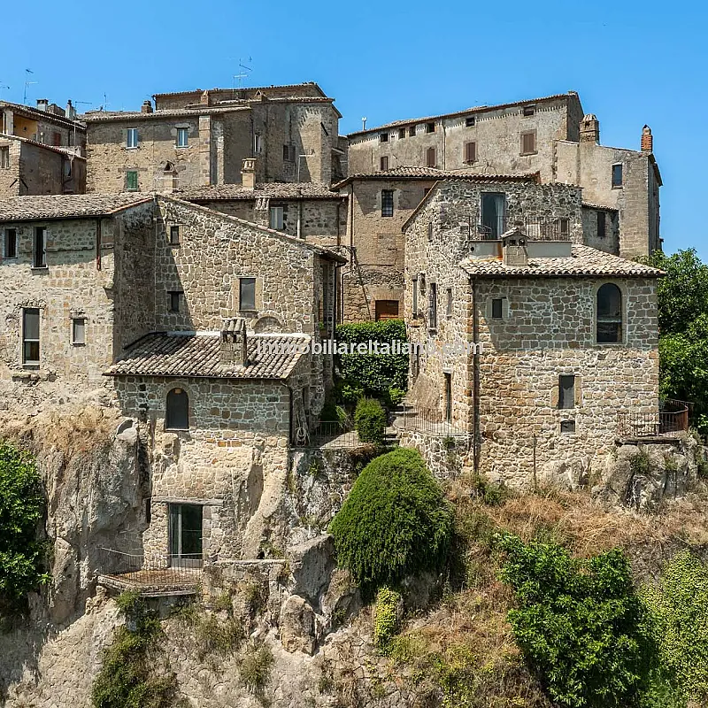 Maisons jumelées avec piscine et jardin dans la ville historique de Civitella d’Agliano
