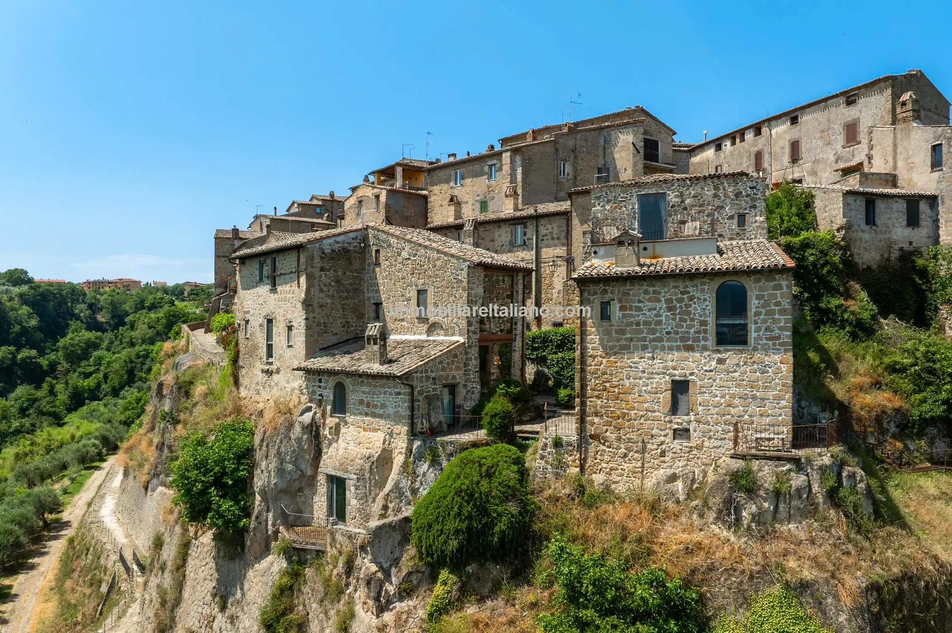 Maisons jumelées avec piscine et jardin dans la ville historique de Civitella d’Agliano - Image 3