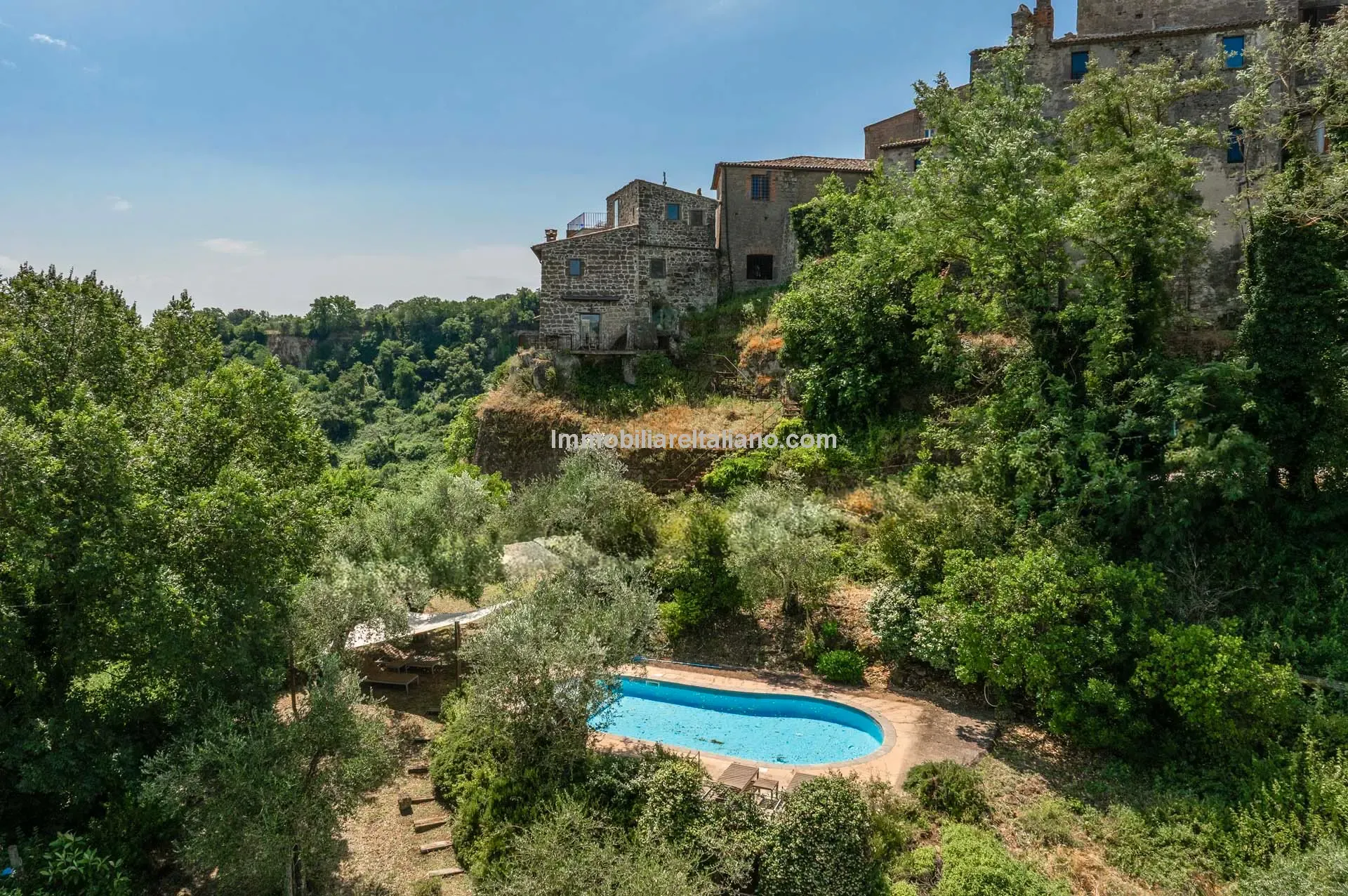 Maisons jumelées avec piscine et jardin dans la ville historique de Civitella d’Agliano - Image 4