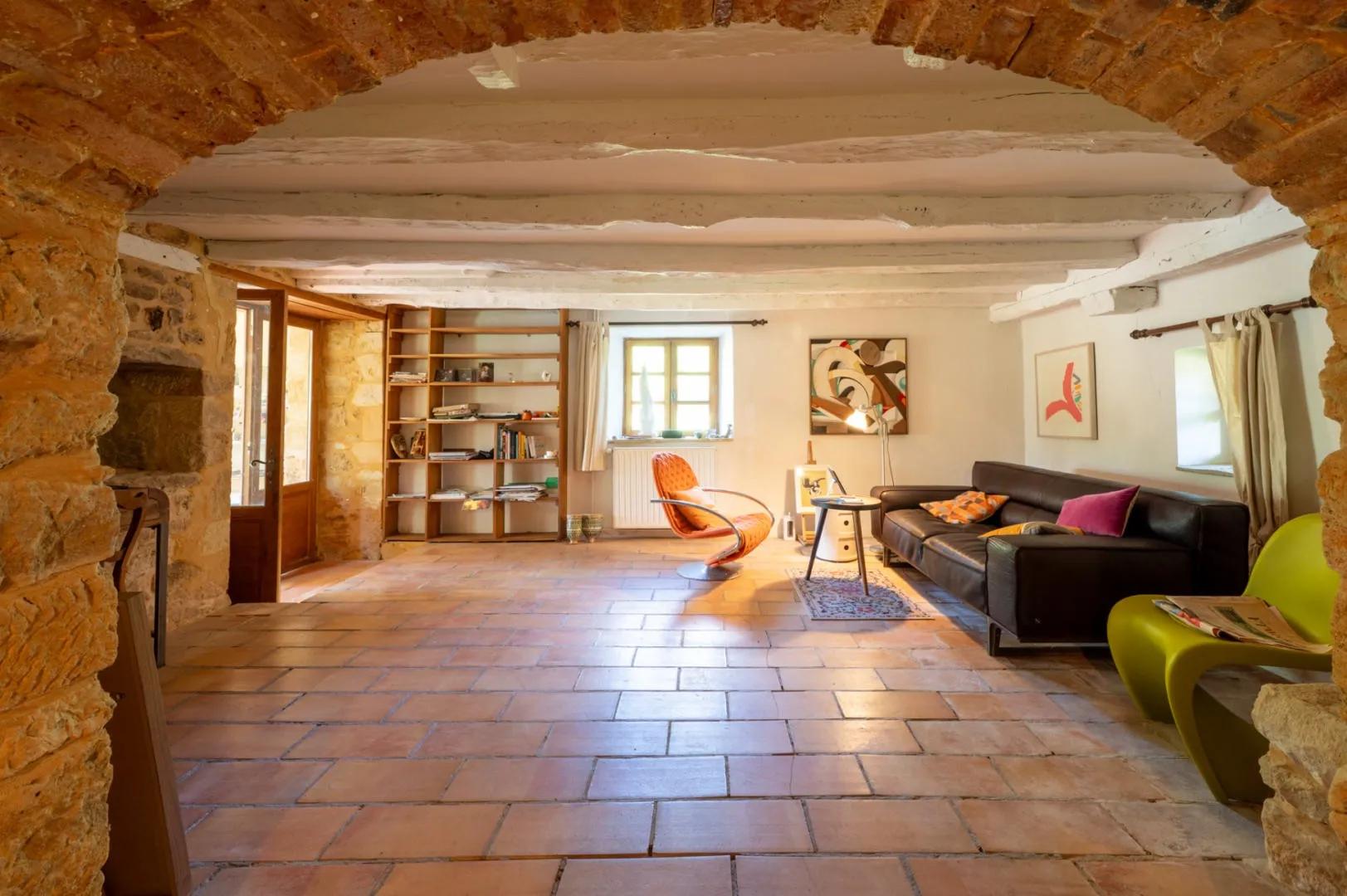 Spacious 5-Bedroom House with Pool and Expansive Grounds in Gourdon, France - View image 9 of 37