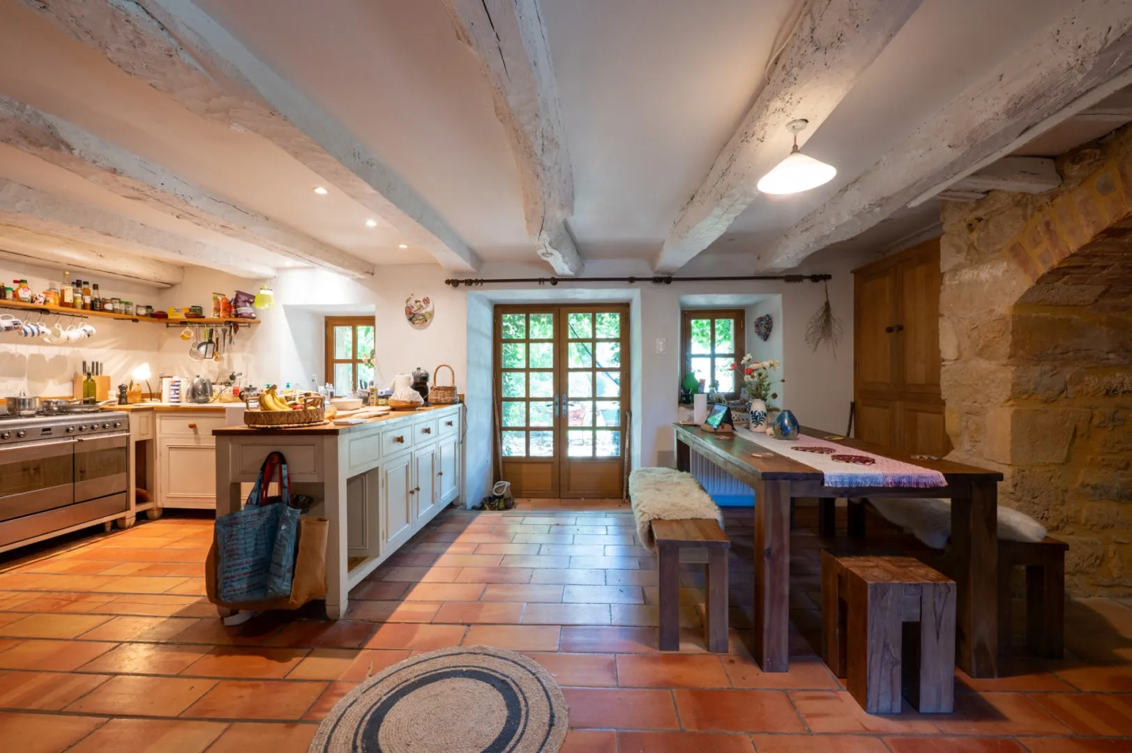 Spacious 5-Bedroom House with Pool and Expansive Grounds in Gourdon, France - View image 11 of 37