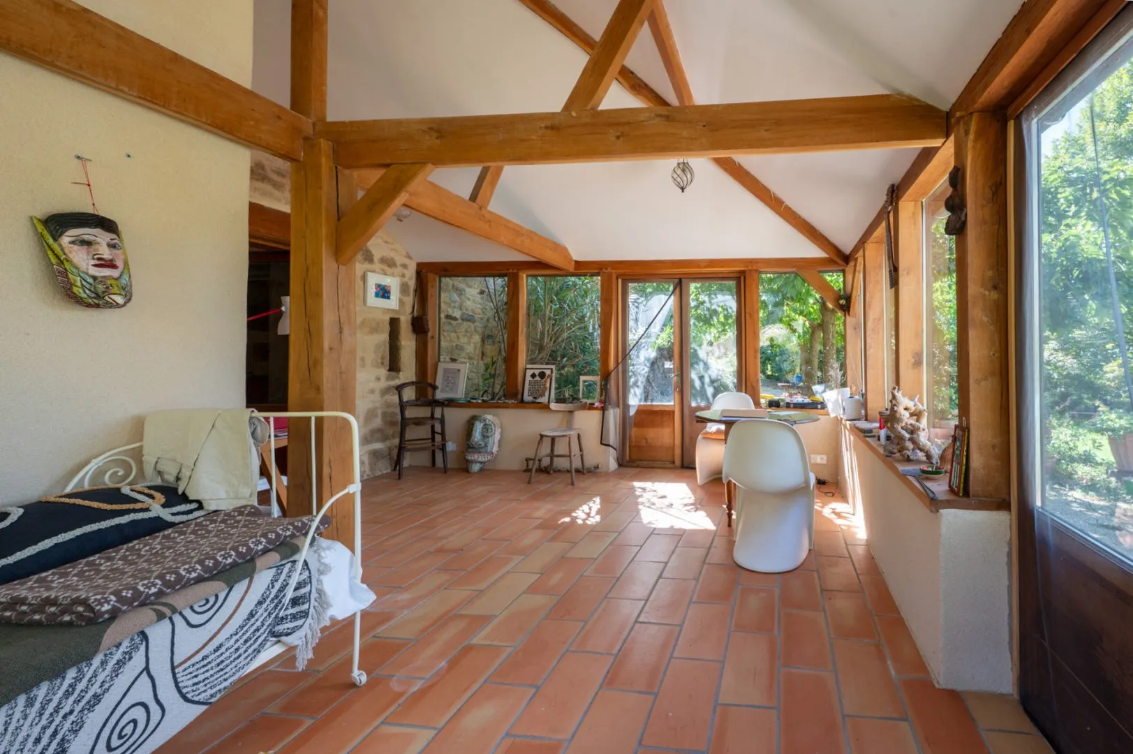 Spacious 5-Bedroom House with Pool and Expansive Grounds in Gourdon, France - View image 13 of 37