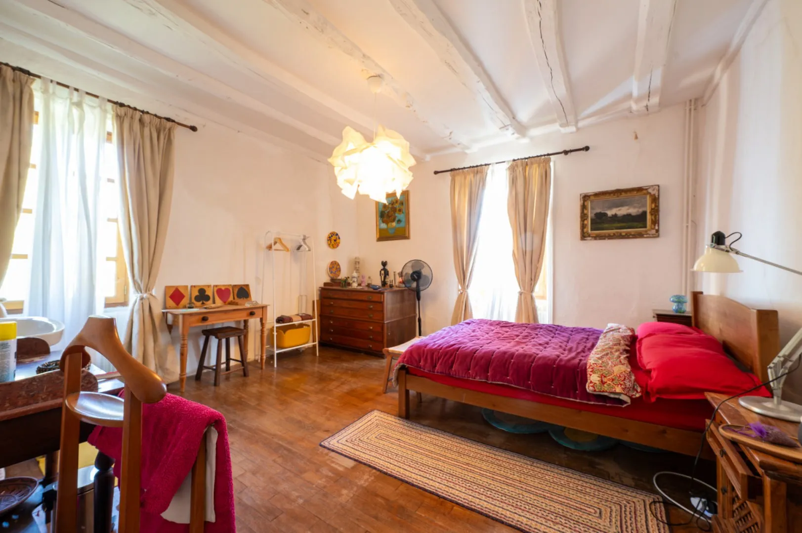 Spacious 5-Bedroom House with Pool and Expansive Grounds in Gourdon, France - View image 20 of 37