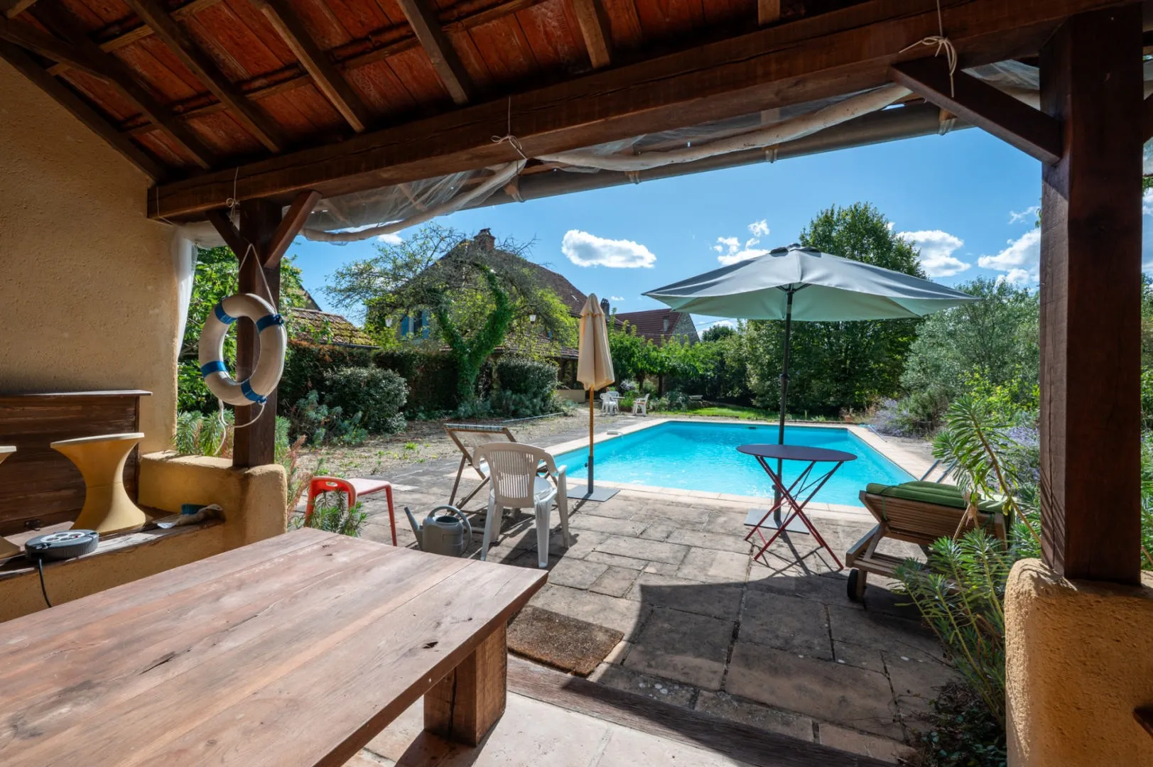 Spacious 5-Bedroom House with Pool and Expansive Grounds in Gourdon, France - View image 28 of 37