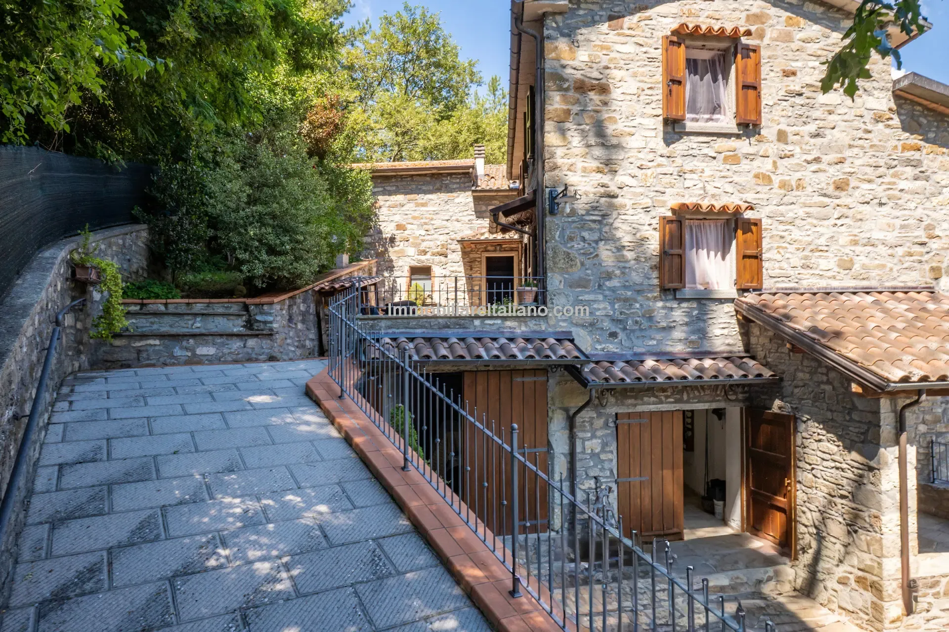 Restored Tuscan Farmhouse with Garden and Garage Near Badia Tedalda - View image 6 of 42