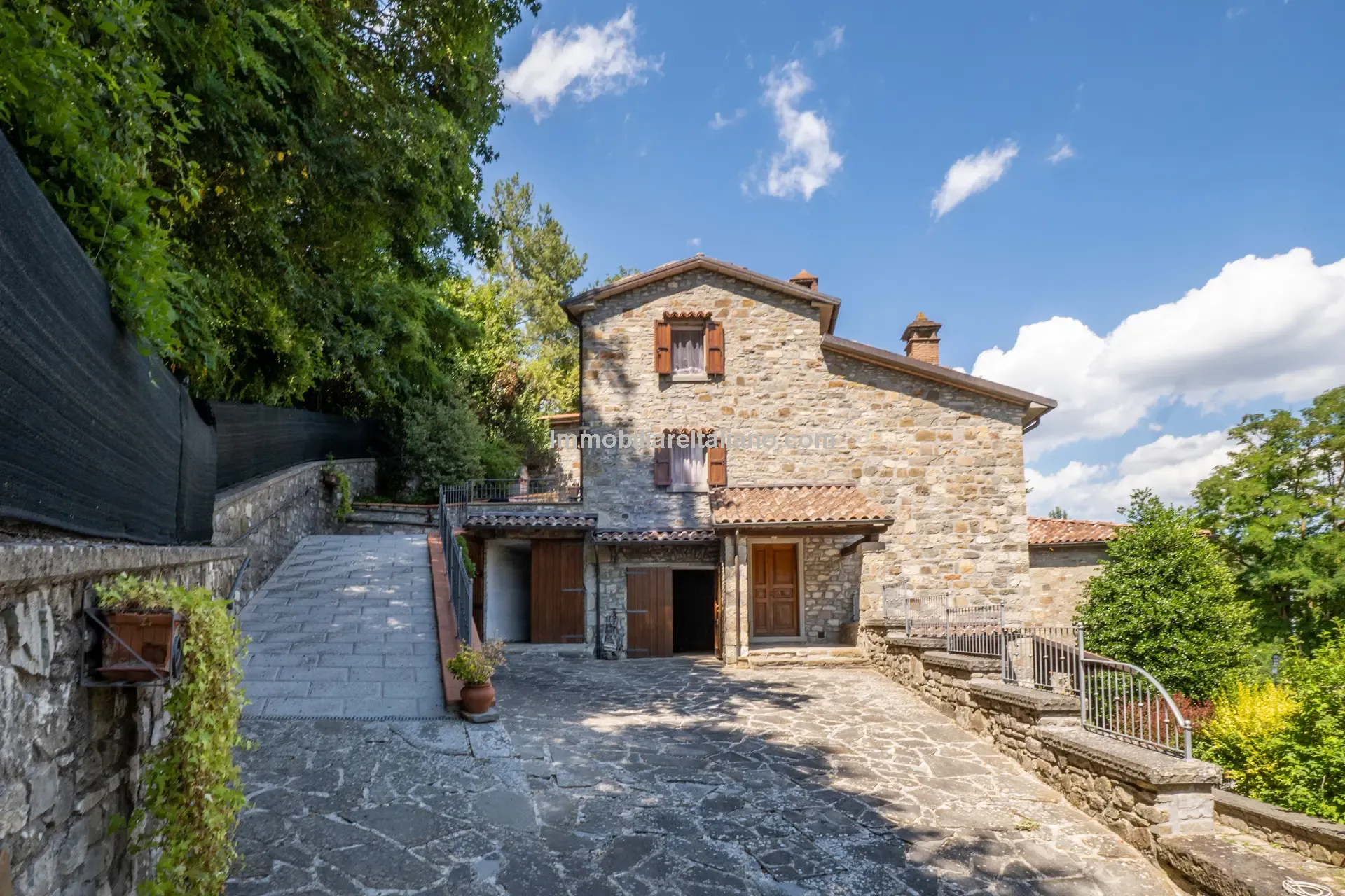 Restored Tuscan Farmhouse with Garden and Garage Near Badia Tedalda - View image 7 of 42