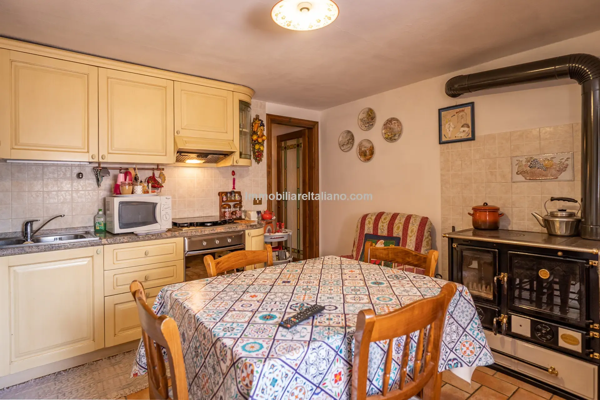 Restored Tuscan Farmhouse with Garden and Garage Near Badia Tedalda - View image 24 of 42