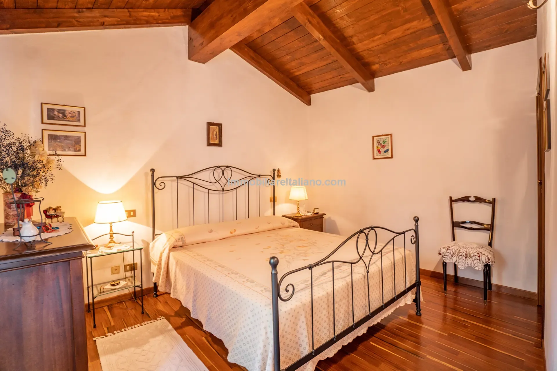 Restored Tuscan Farmhouse with Garden and Garage Near Badia Tedalda - View image 27 of 42