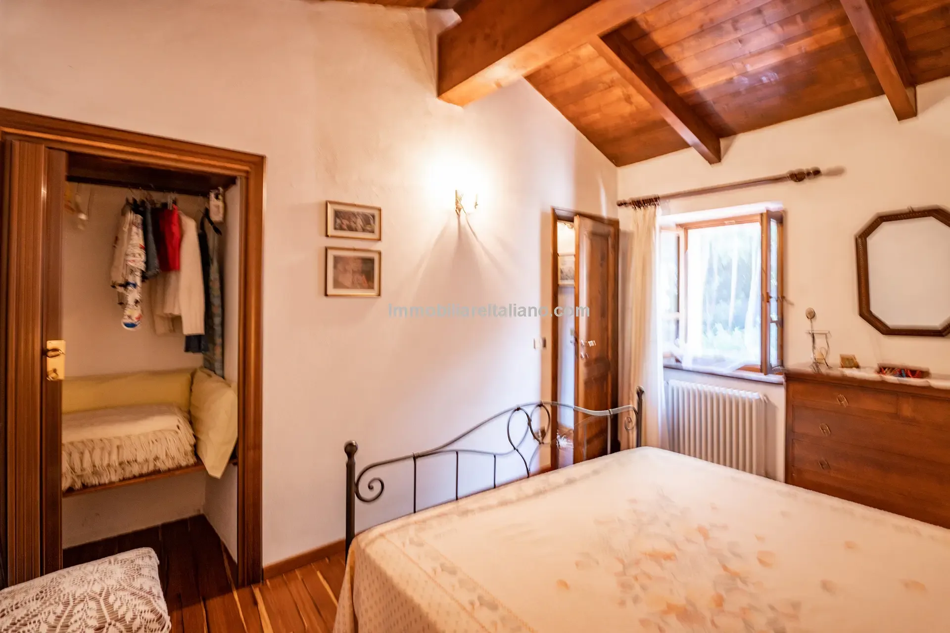 Restored Tuscan Farmhouse with Garden and Garage Near Badia Tedalda - View image 29 of 42