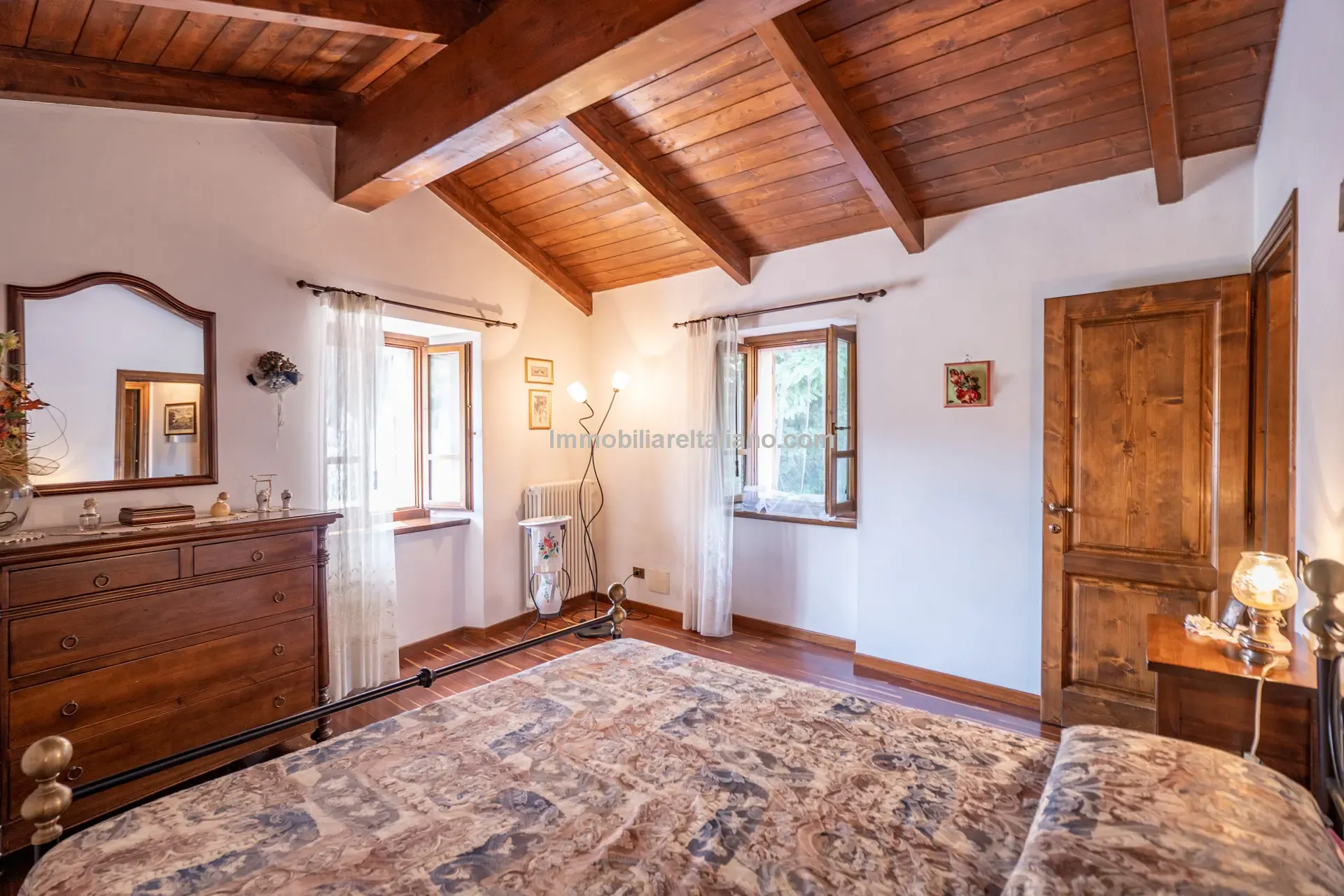 Restored Tuscan Farmhouse with Garden and Garage Near Badia Tedalda - View image 32 of 42