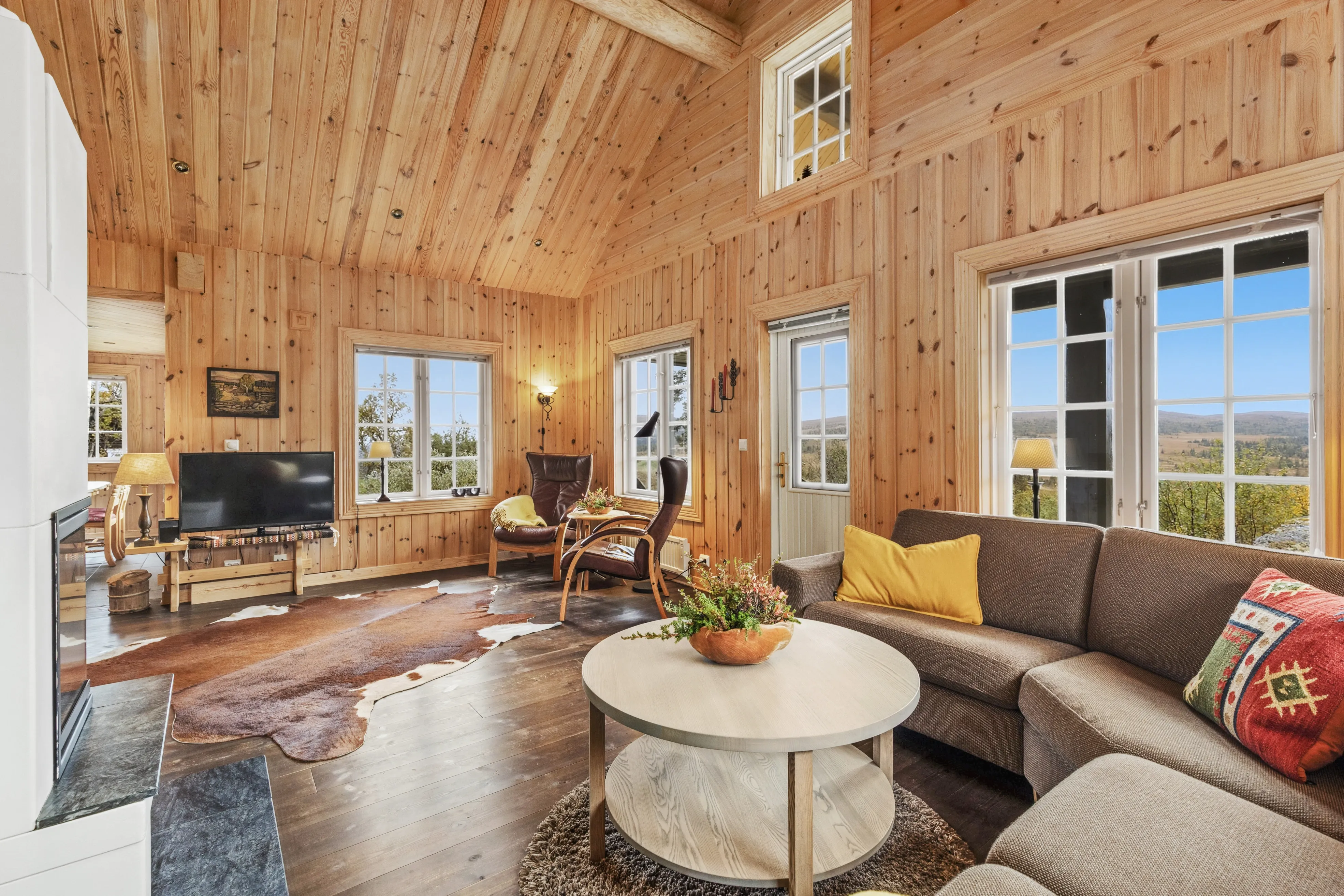 Modern 3-Bedroom Cabin in Viken with Panoramic Views and Sauna - View image 10 of 55