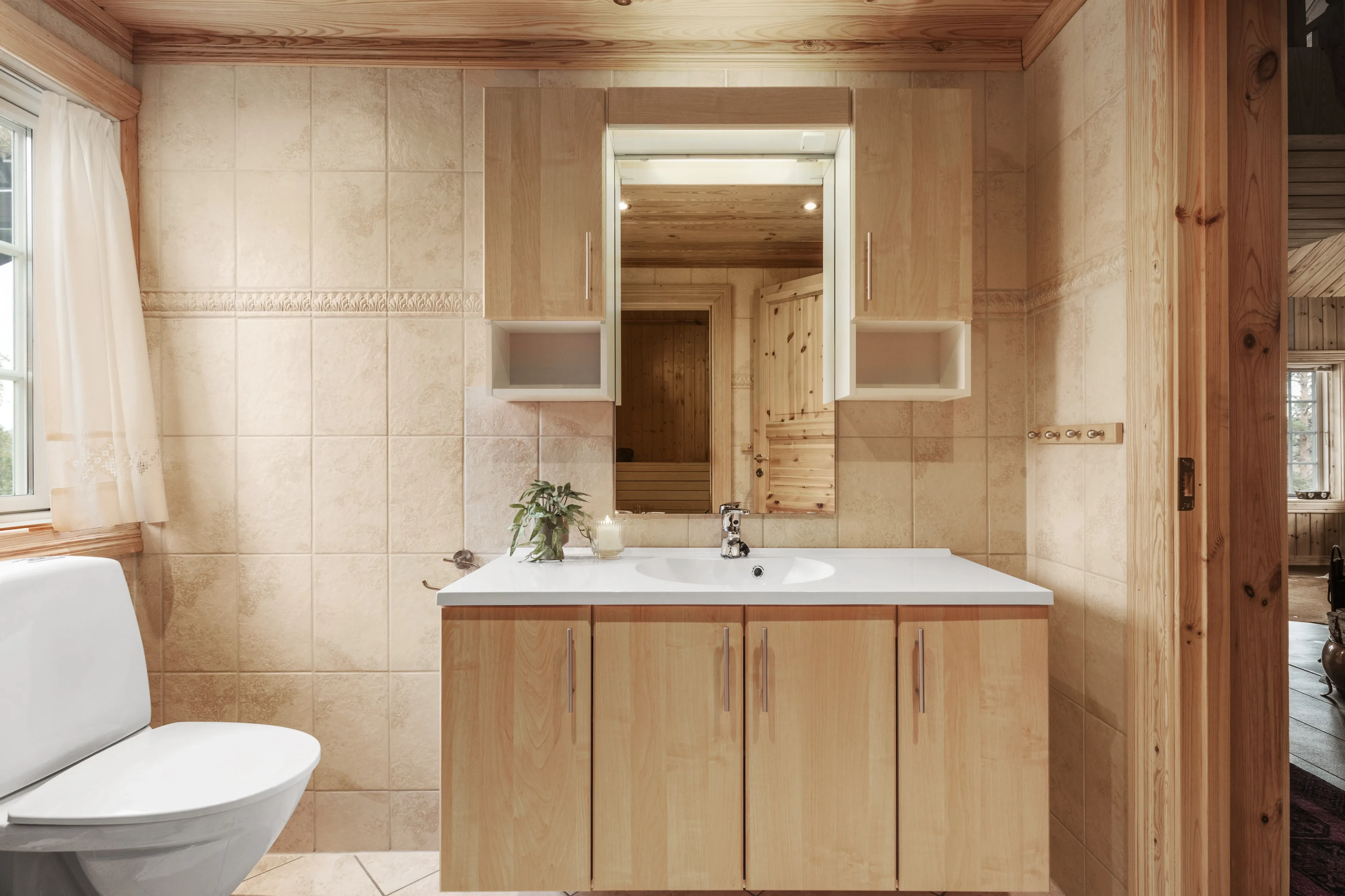 Modern 3-Bedroom Cabin in Viken with Panoramic Views and Sauna - View image 20 of 55