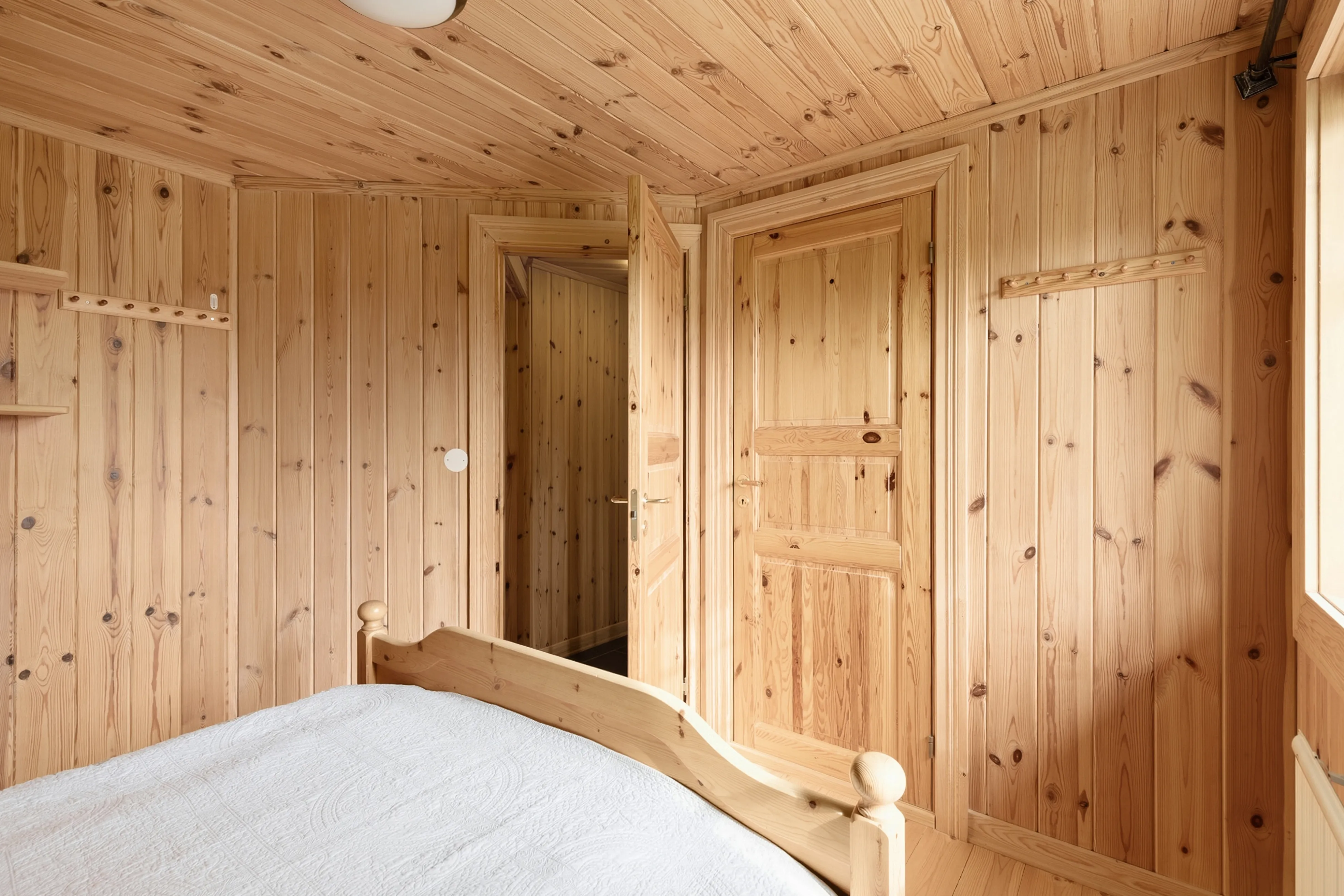 Modern 3-Bedroom Cabin in Viken with Panoramic Views and Sauna - View image 22 of 55