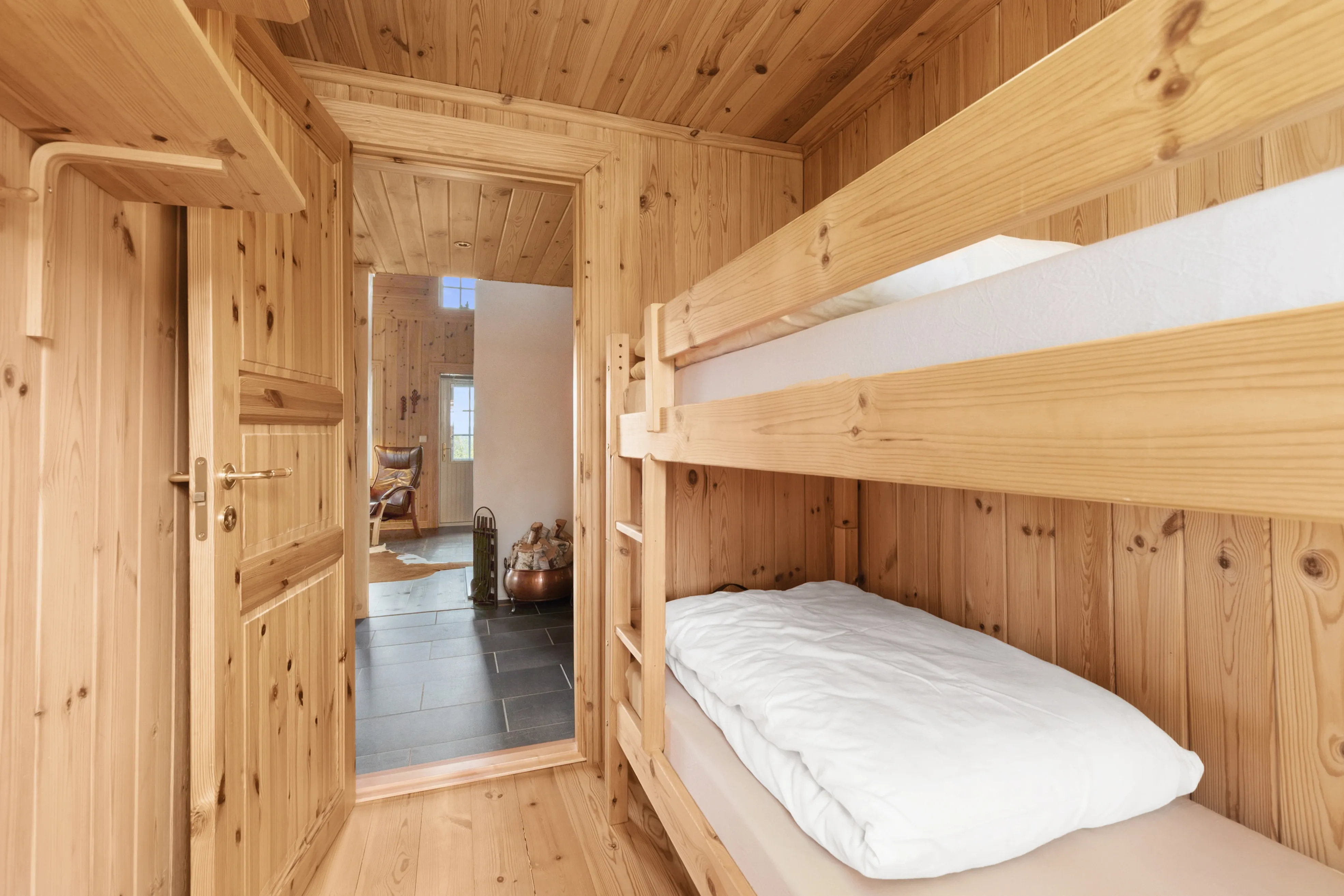 Modern 3-Bedroom Cabin in Viken with Panoramic Views and Sauna - View image 26 of 55