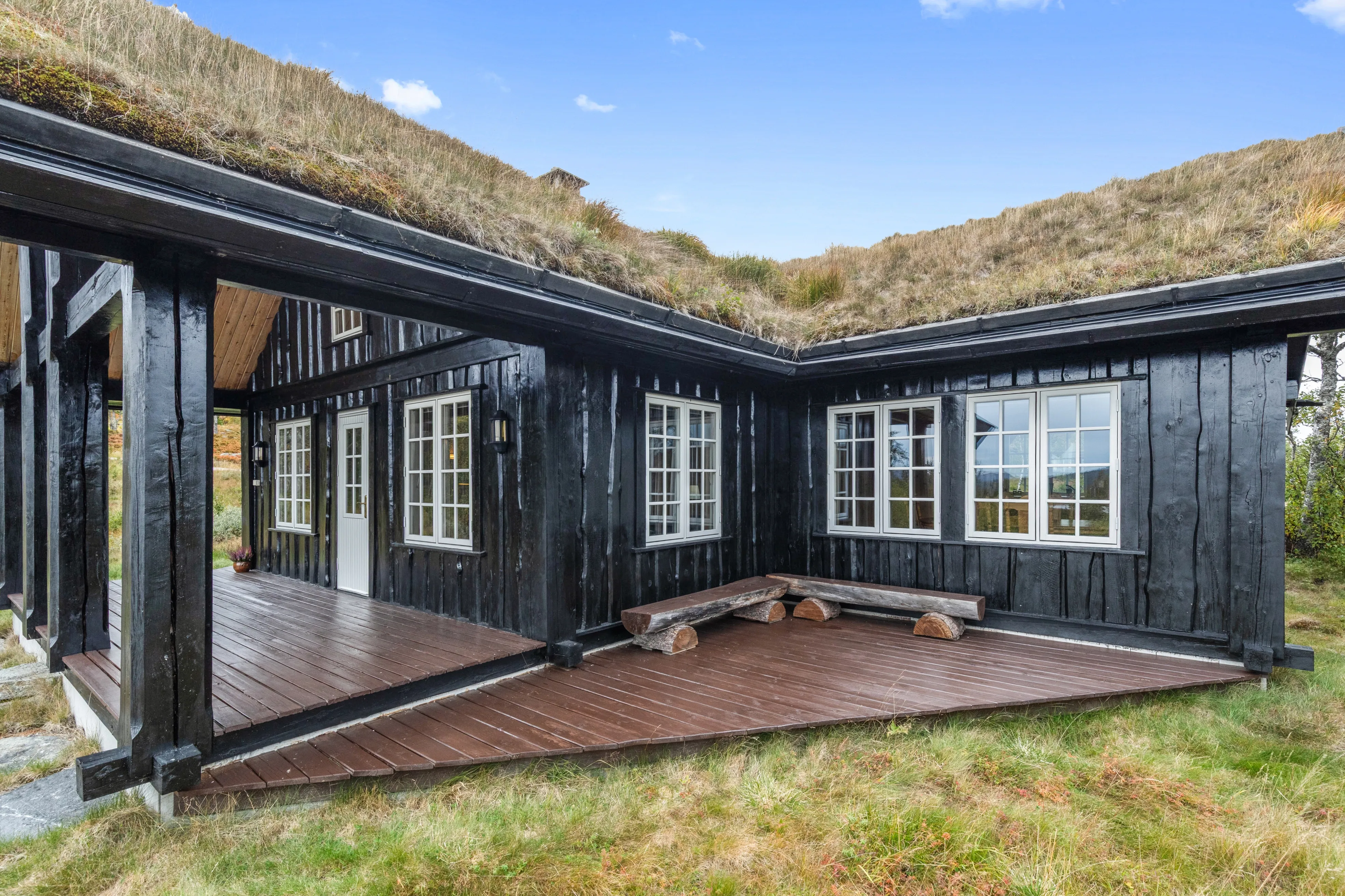 Modern 3-Bedroom Cabin in Viken with Panoramic Views and Sauna - View image 27 of 55