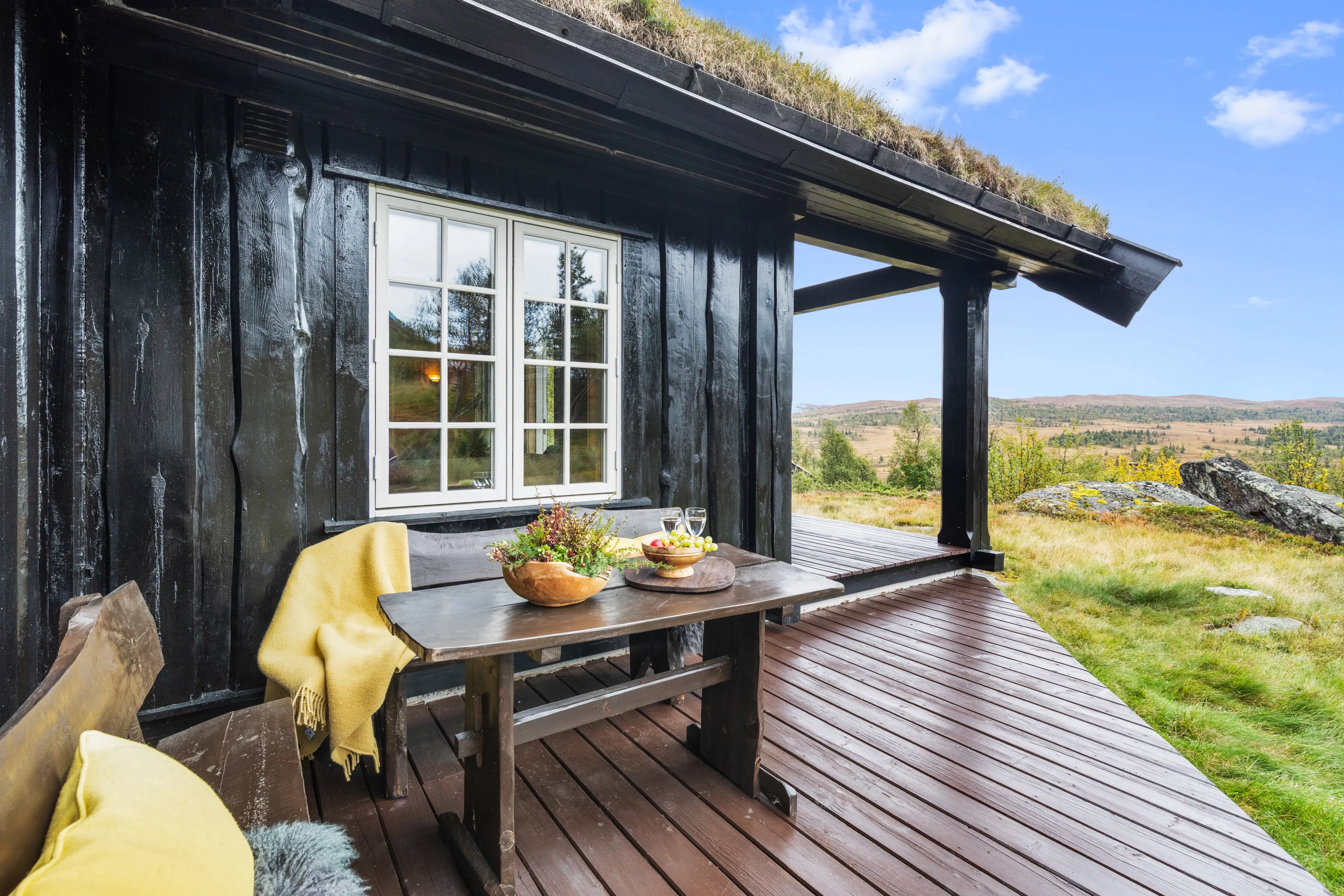 Modern 3-Bedroom Cabin in Viken with Panoramic Views and Sauna - View image 29 of 55