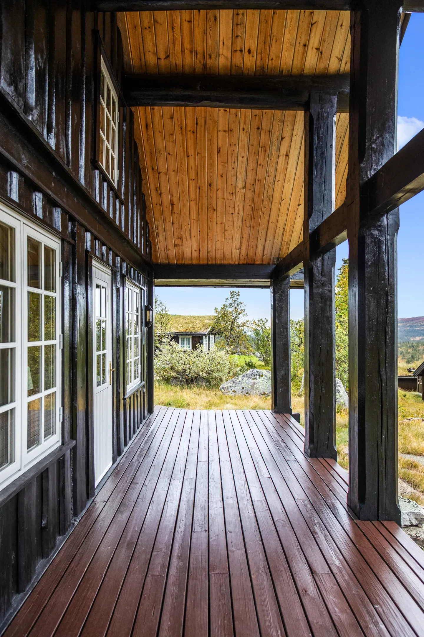 Modern 3-Bedroom Cabin in Viken with Panoramic Views and Sauna - View image 36 of 55