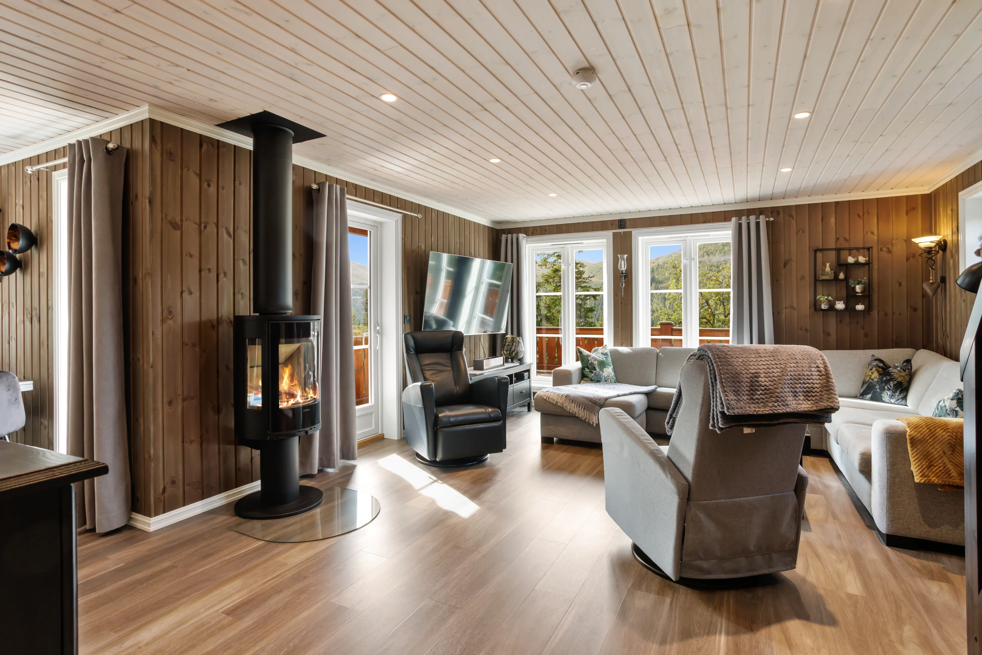 Contemporary 4-Bed Country House in Eggedal with Expansive Terrace - View image 6 of 63