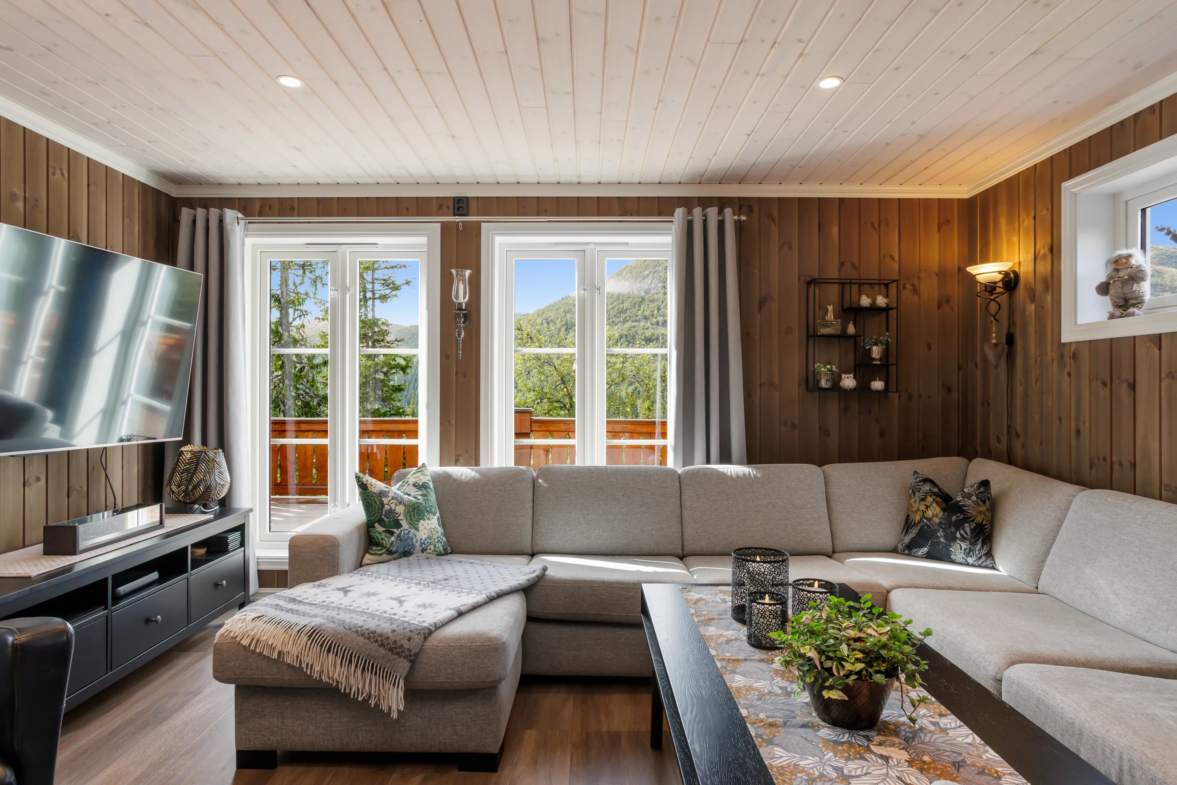 Contemporary 4-Bed Country House in Eggedal with Expansive Terrace - View image 8 of 63