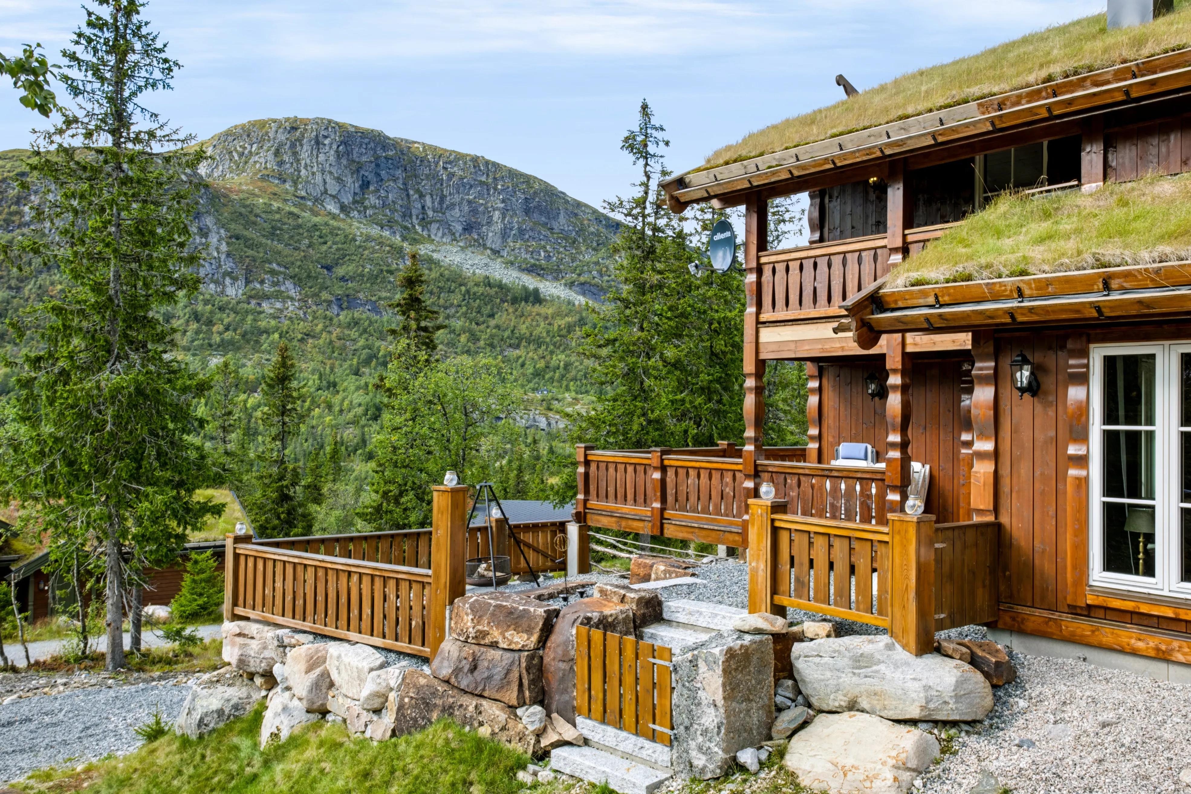 Contemporary 4-Bed Country House in Eggedal with Expansive Terrace - View image 10 of 63