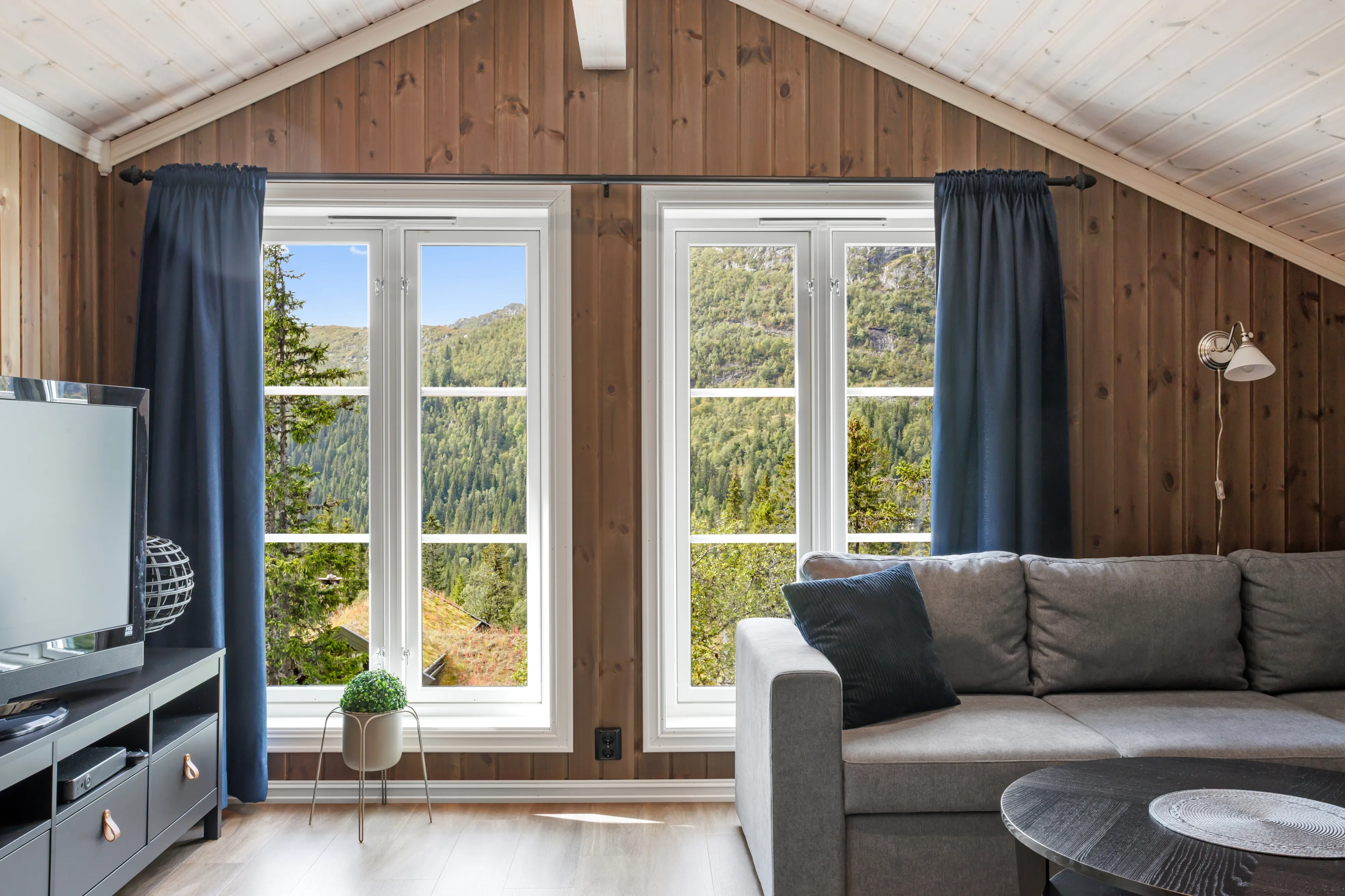 Contemporary 4-Bed Country House in Eggedal with Expansive Terrace - View image 35 of 63