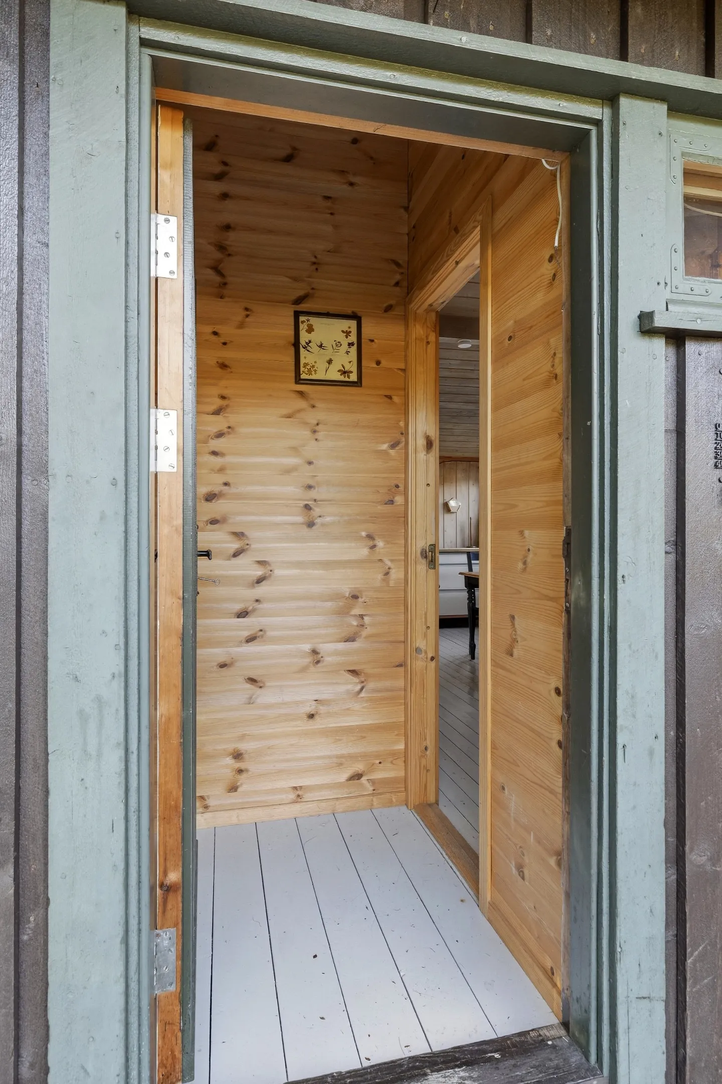 1960s Furnished Cabin with Expansive Lot in Flå, Norway - Image 5