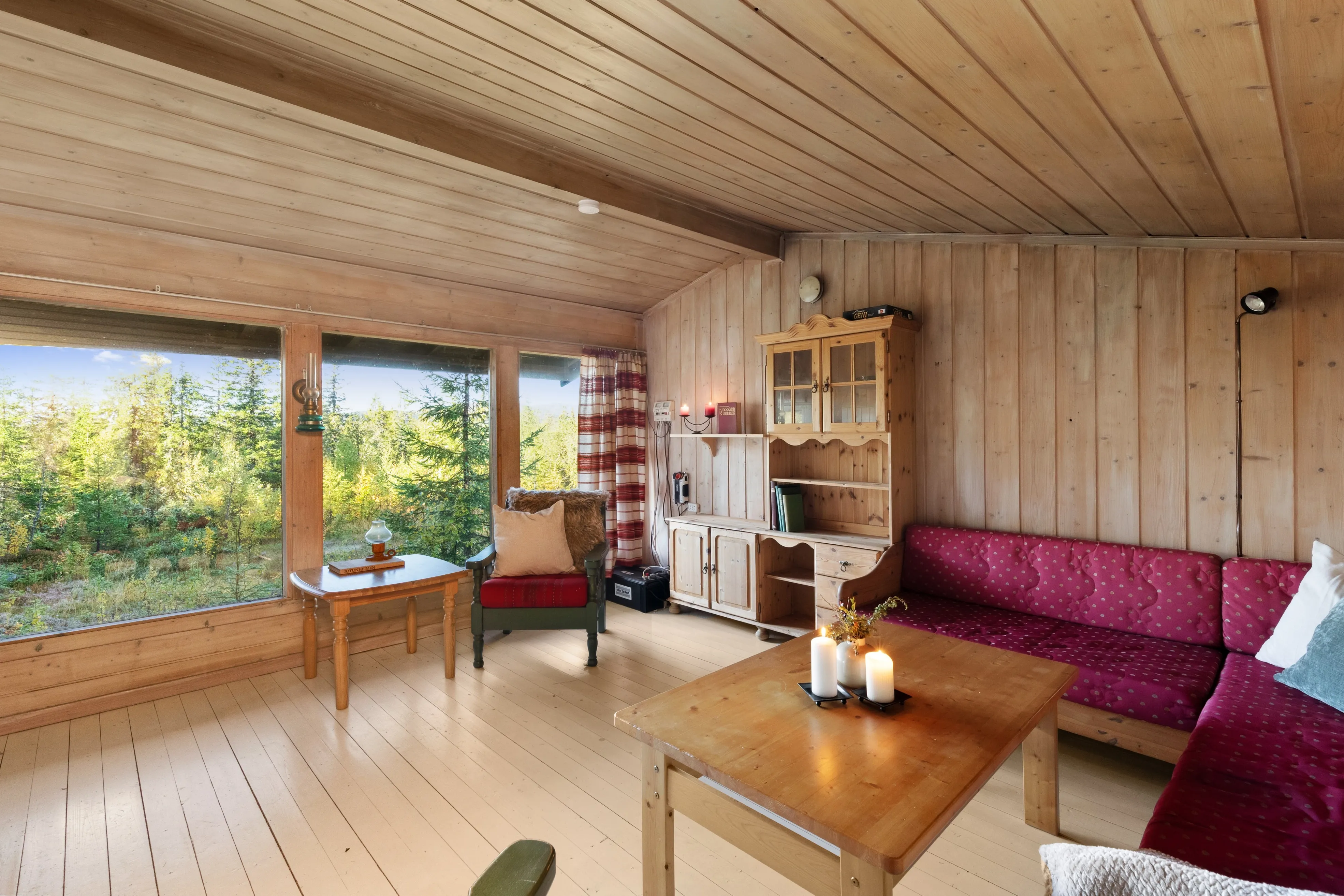 1960s Furnished Cabin with Expansive Lot in Flå, Norway - View image 7 of 37