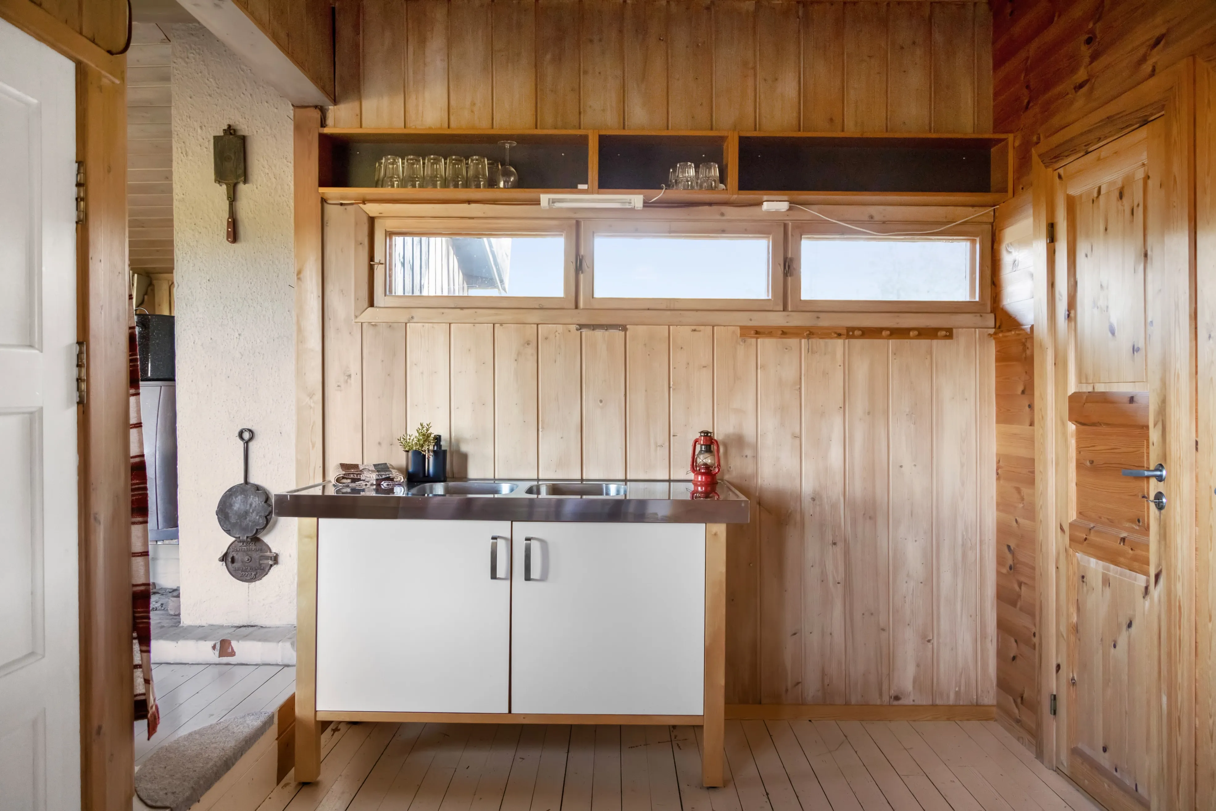 1960s Furnished Cabin with Expansive Lot in Flå, Norway - View image 14 of 37