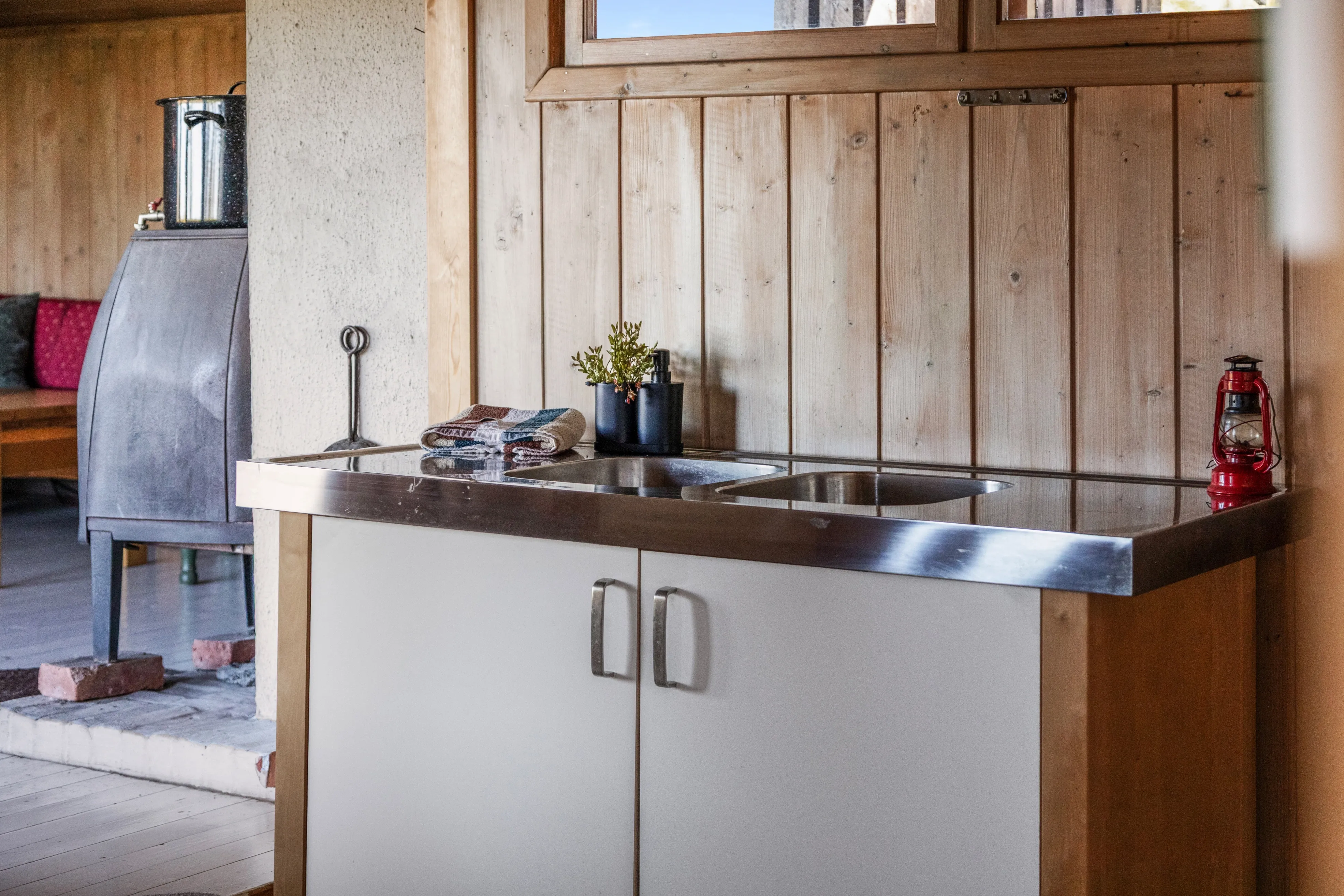 1960s Furnished Cabin with Expansive Lot in Flå, Norway - View image 15 of 37