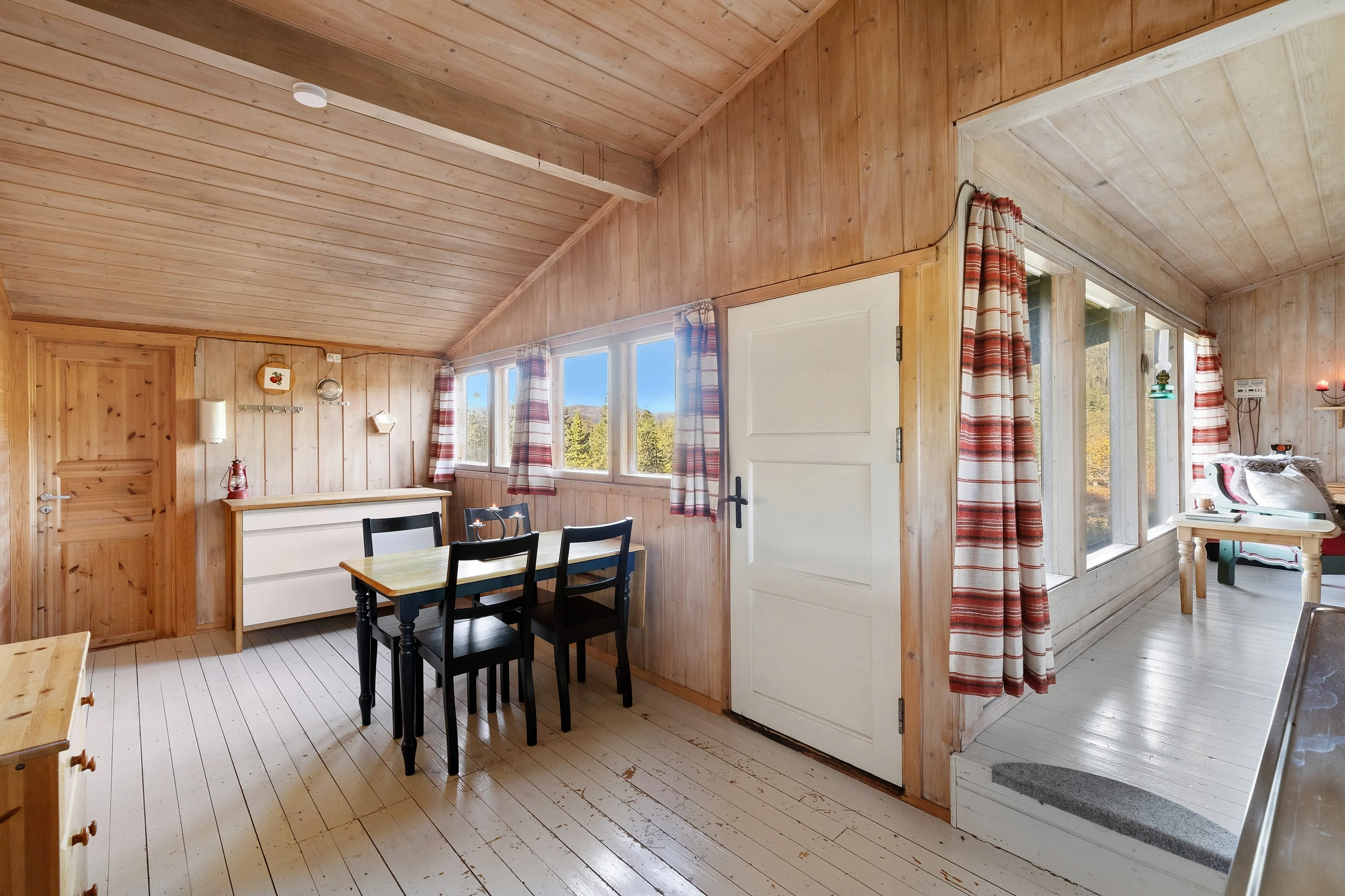 1960s Furnished Cabin with Expansive Lot in Flå, Norway - View image 16 of 37