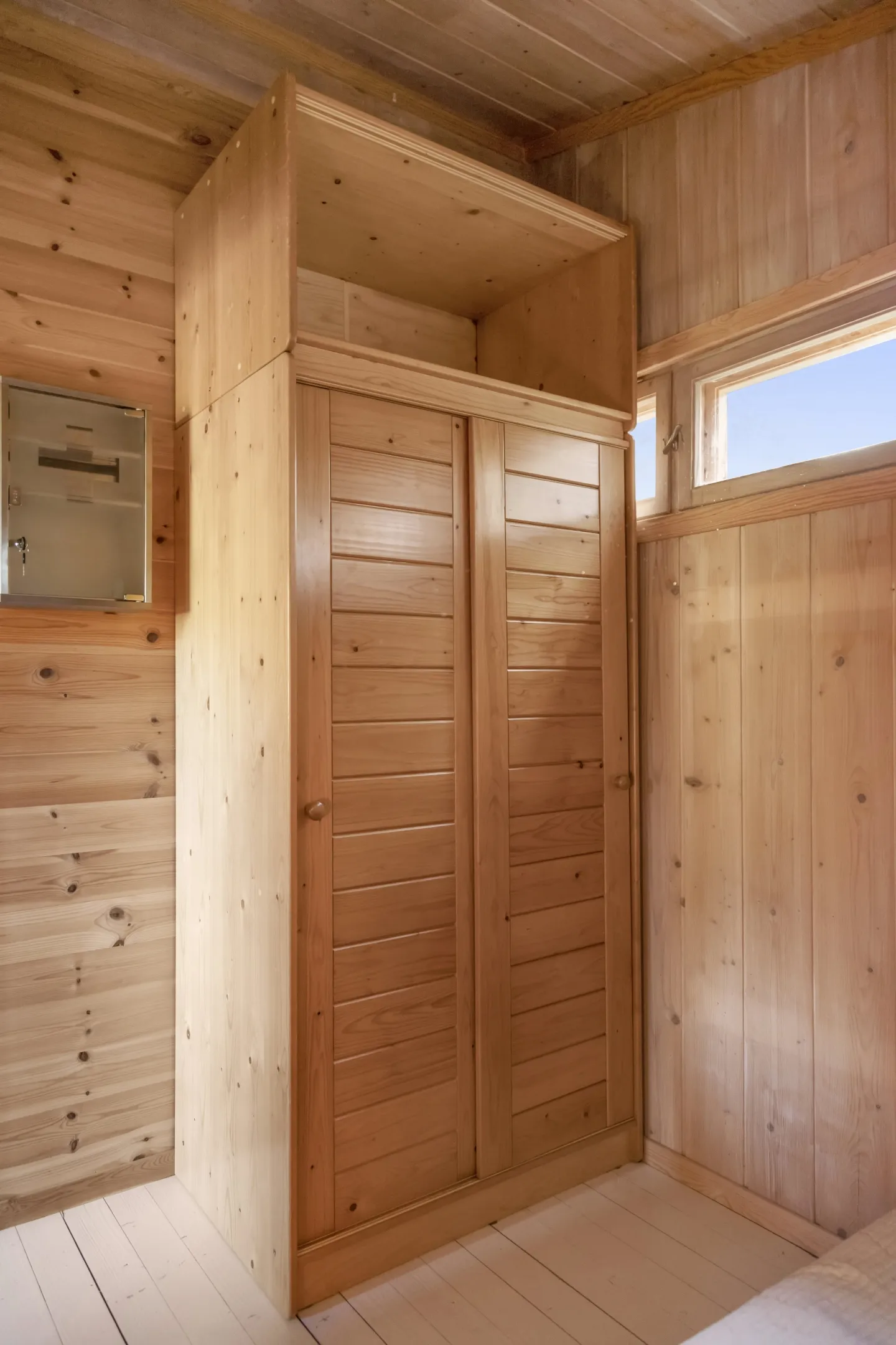 1960s Furnished Cabin with Expansive Lot in Flå, Norway - View image 23 of 37
