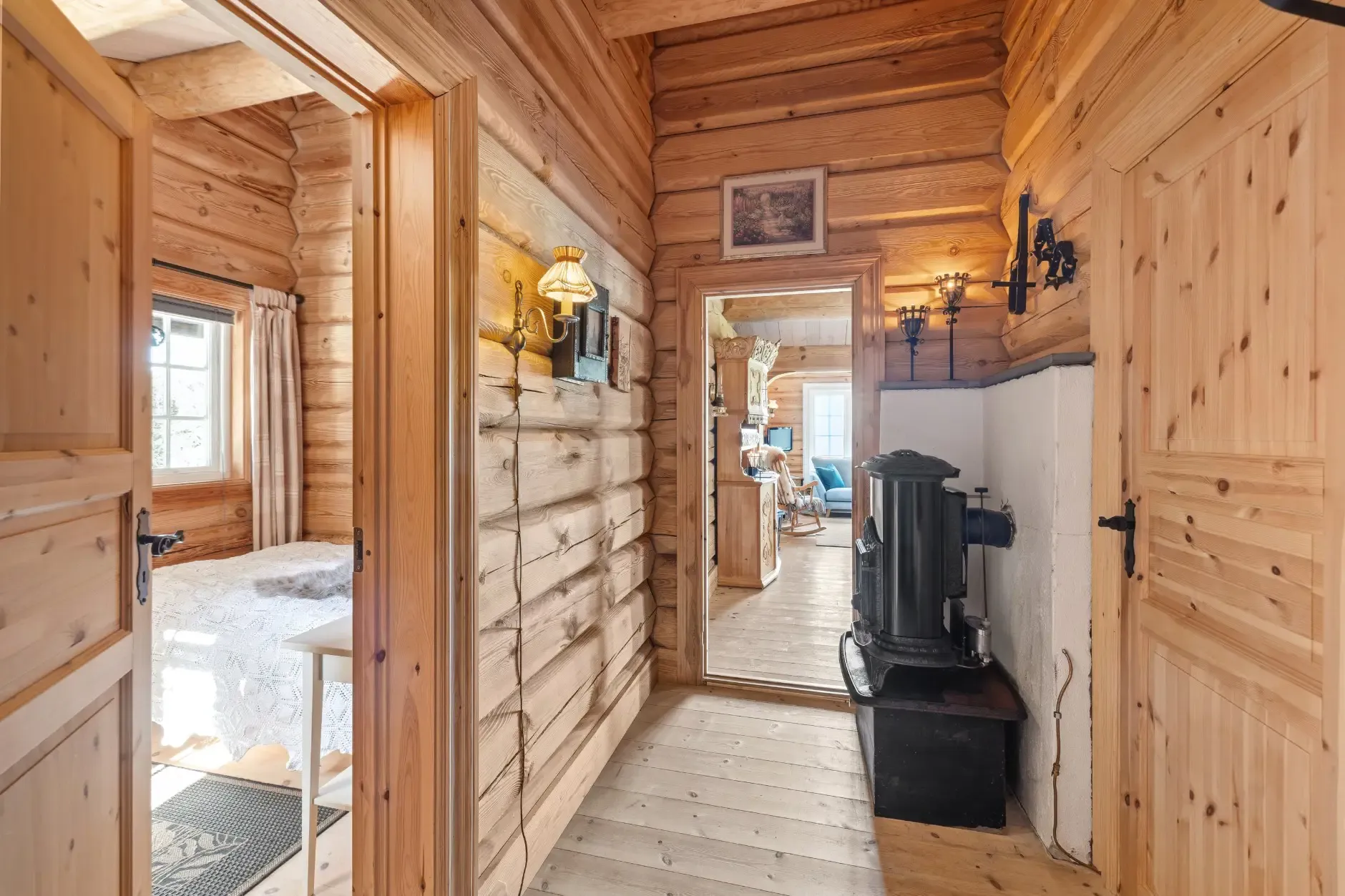 Four-Bedroom Country House with Panoramic Mountain Views in Fåvang - View image 6 of 28
