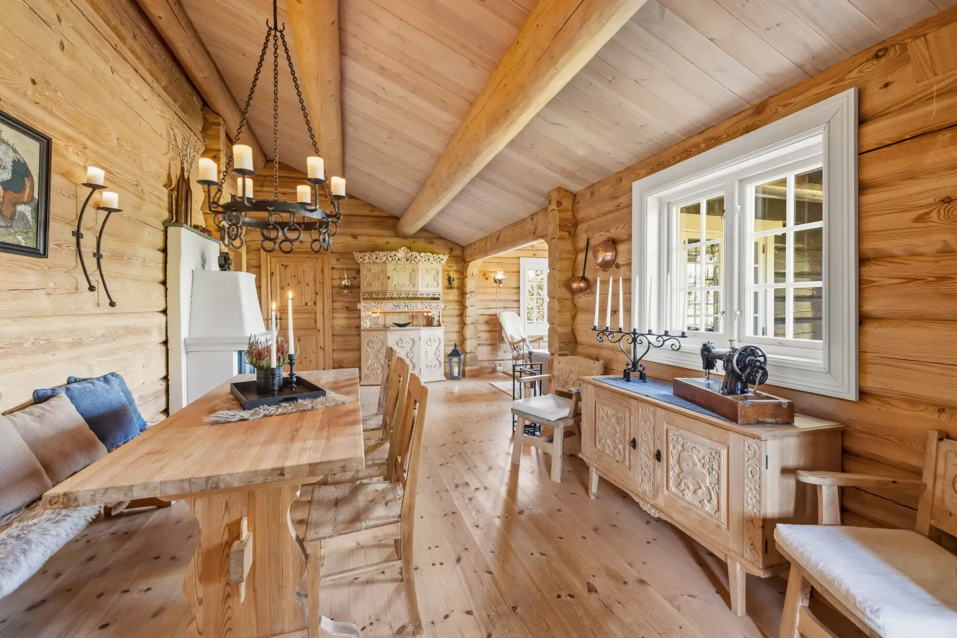 Four-Bedroom Country House with Panoramic Mountain Views in Fåvang - View image 10 of 28