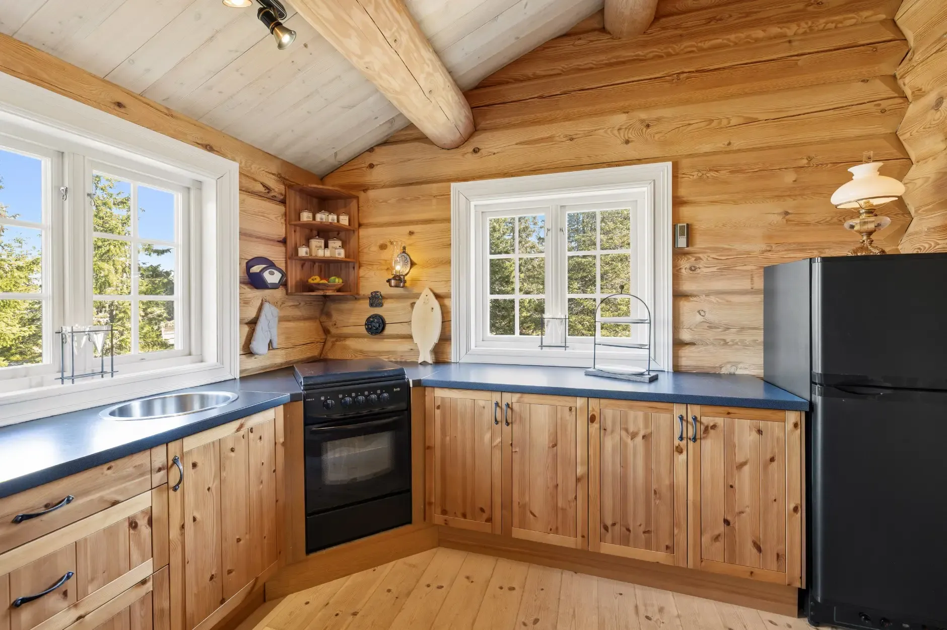 Four-Bedroom Country House with Panoramic Mountain Views in Fåvang - View image 12 of 28