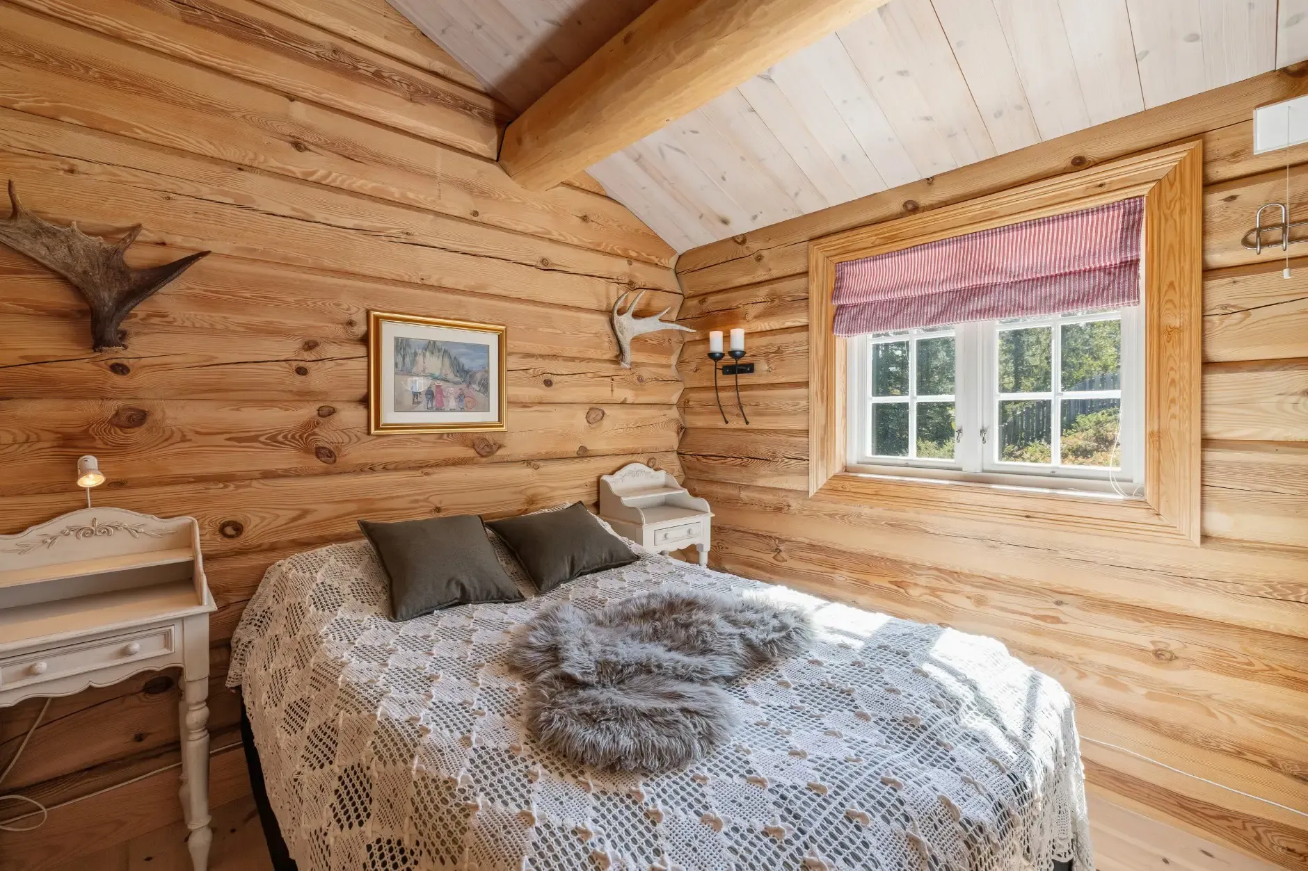 Four-Bedroom Country House with Panoramic Mountain Views in Fåvang - View image 16 of 28