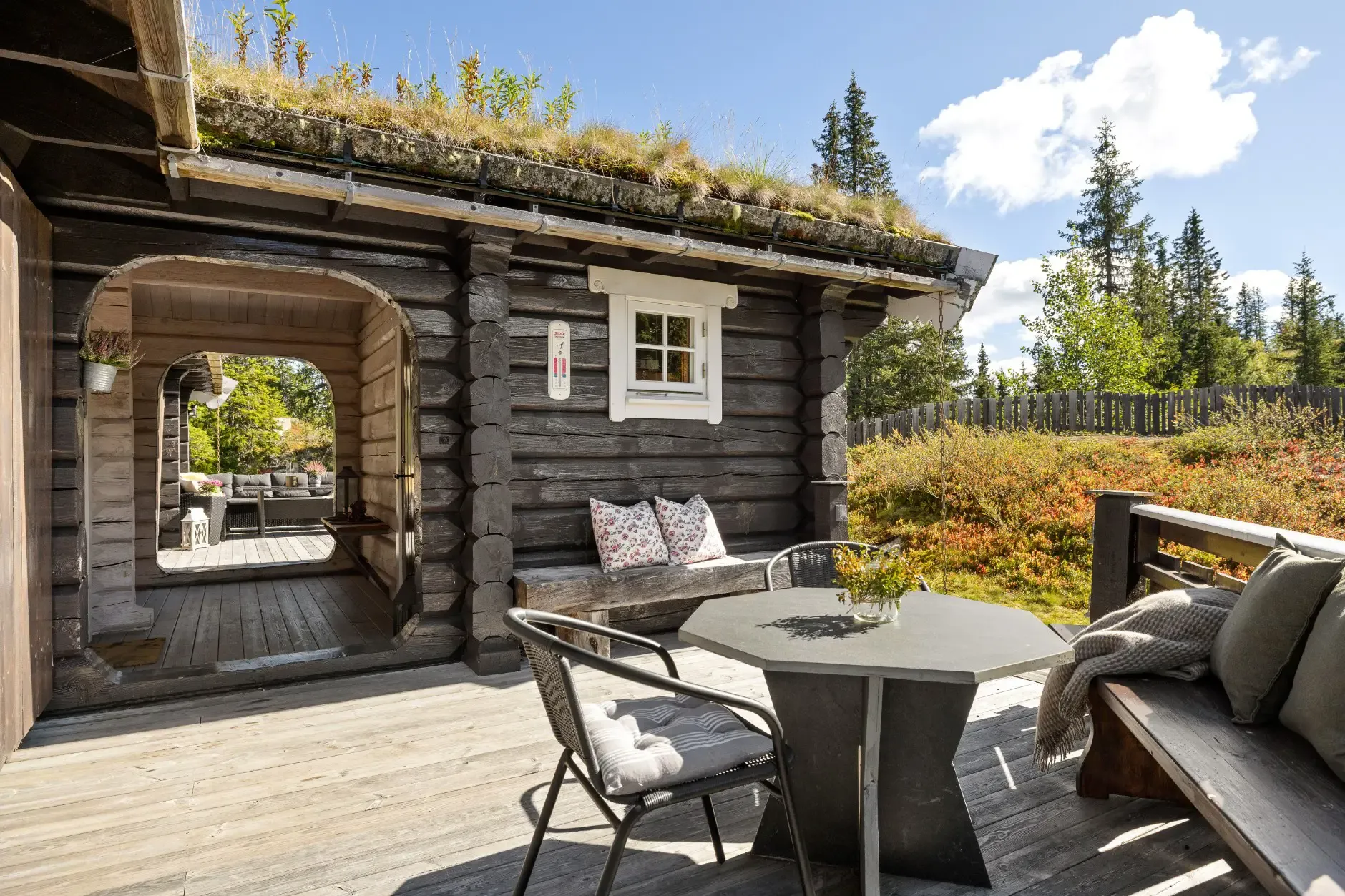 Four-Bedroom Country House with Panoramic Mountain Views in Fåvang - View image 25 of 28